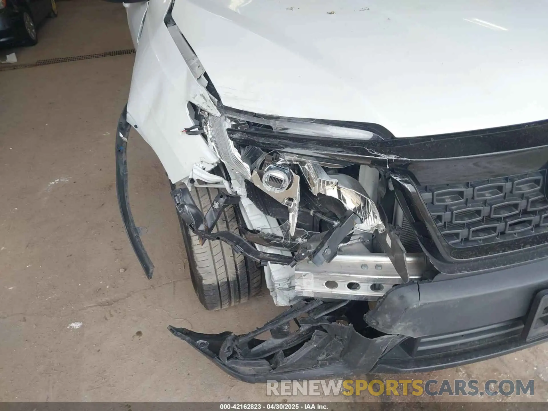 6 Photograph of a damaged car 5FNYF8H51KB028703 HONDA PASSPORT 2019