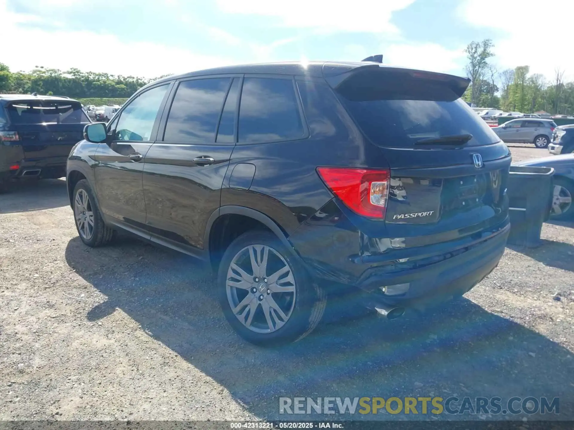 3 Photograph of a damaged car 5FNYF8H53KB014978 HONDA PASSPORT 2019