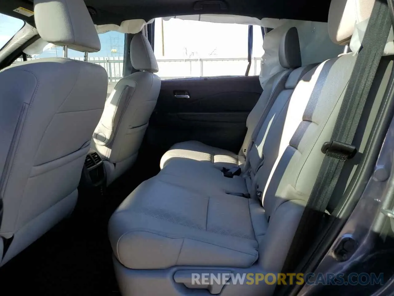 11 Photograph of a damaged car 5FNYF8H53KB027391 HONDA PASSPORT 2019