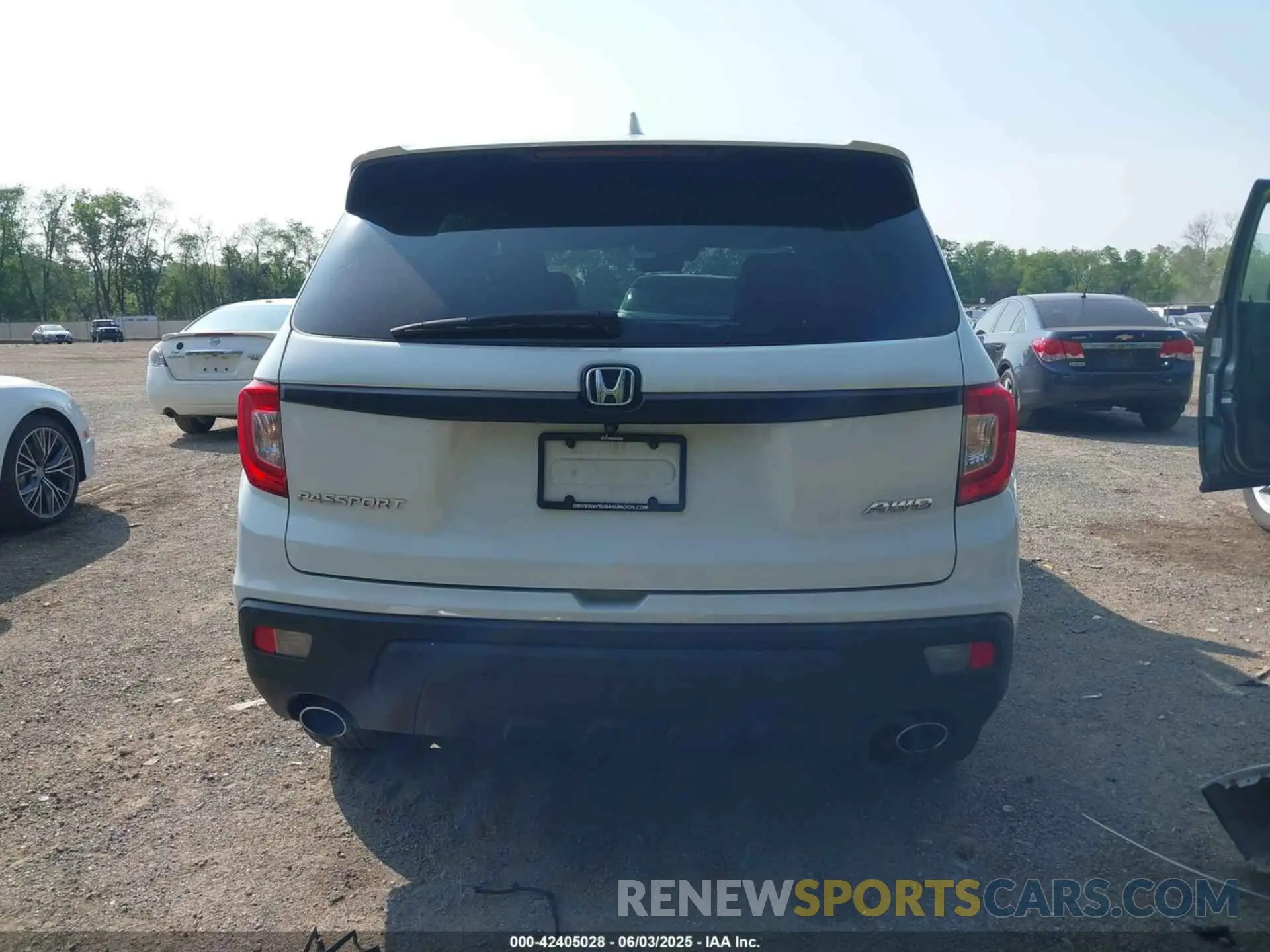17 Photograph of a damaged car 5FNYF8H56KB029748 HONDA PASSPORT 2019