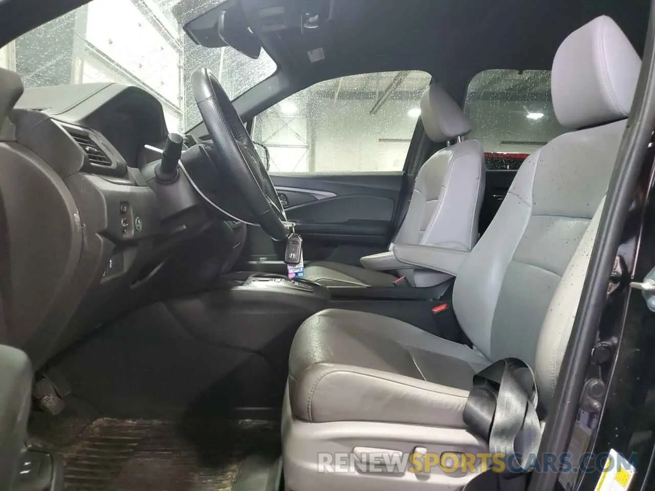 7 Photograph of a damaged car 5FNYF8H59KB019053 HONDA PASSPORT 2019