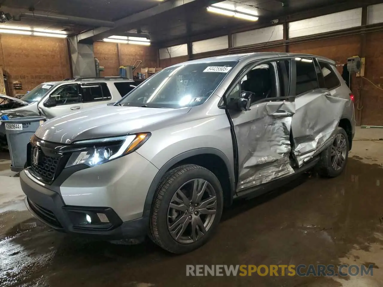 1 Photograph of a damaged car 5FNYF8H59KB019537 HONDA PASSPORT 2019