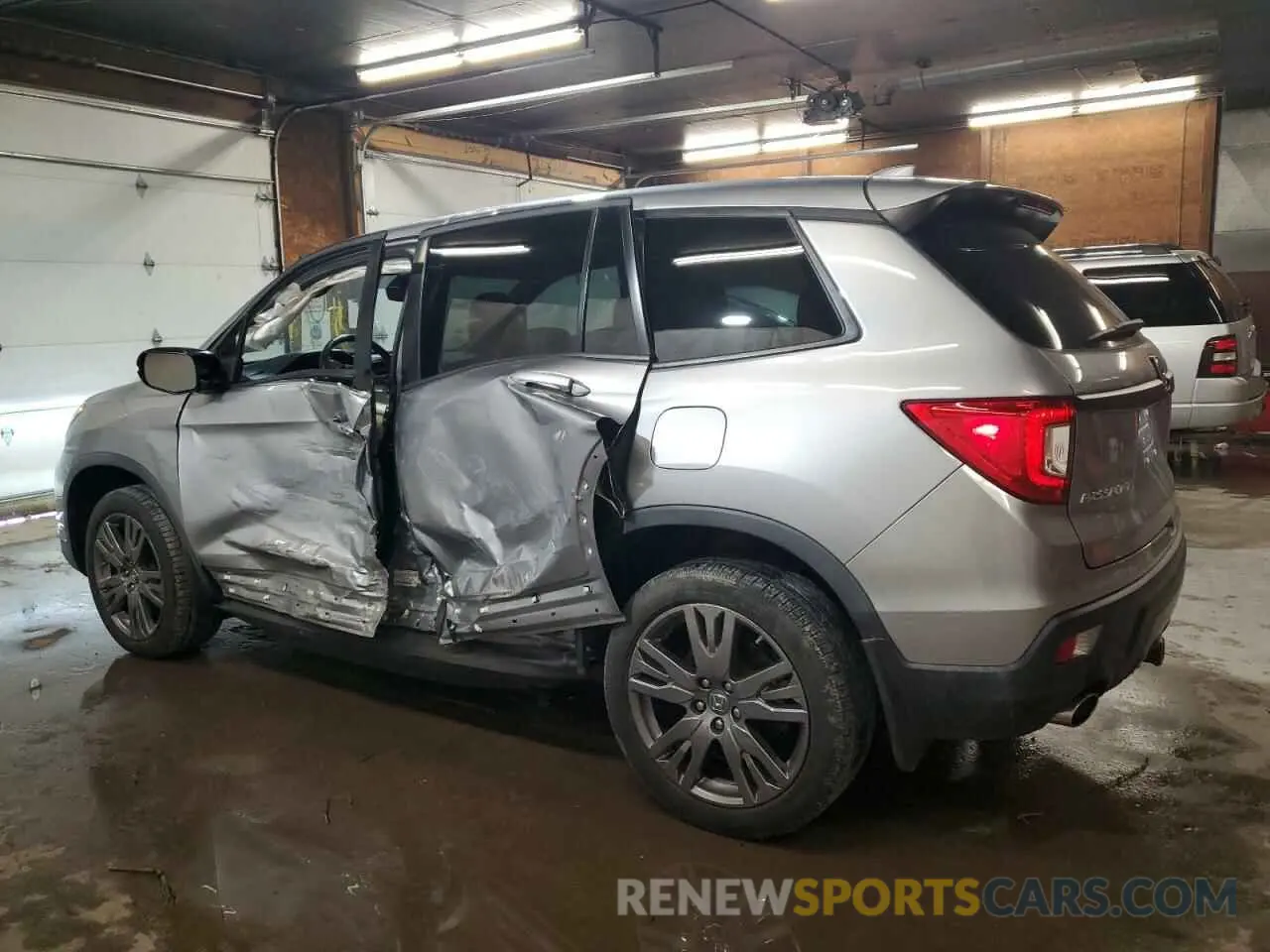 2 Photograph of a damaged car 5FNYF8H59KB019537 HONDA PASSPORT 2019
