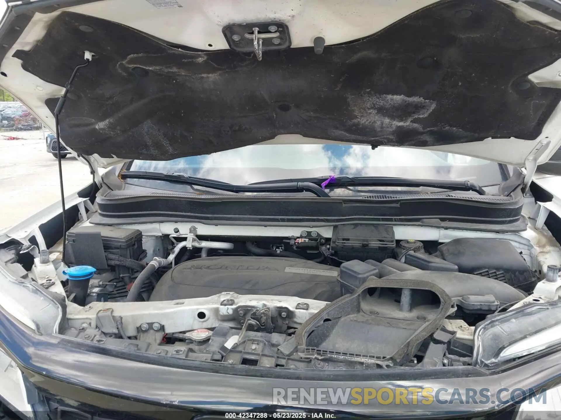 10 Photograph of a damaged car 5FNYF8H90KB002211 HONDA PASSPORT 2019