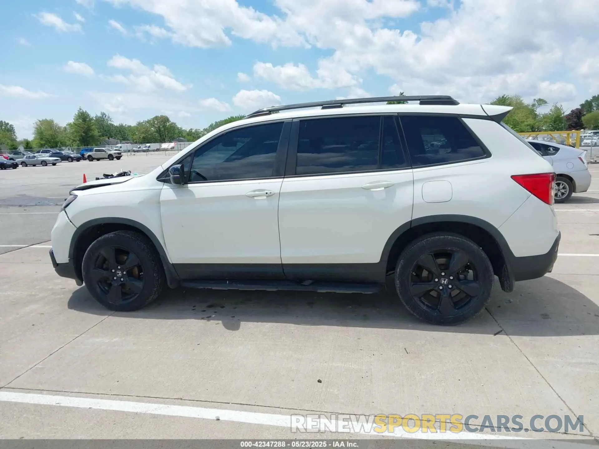 14 Photograph of a damaged car 5FNYF8H90KB002211 HONDA PASSPORT 2019