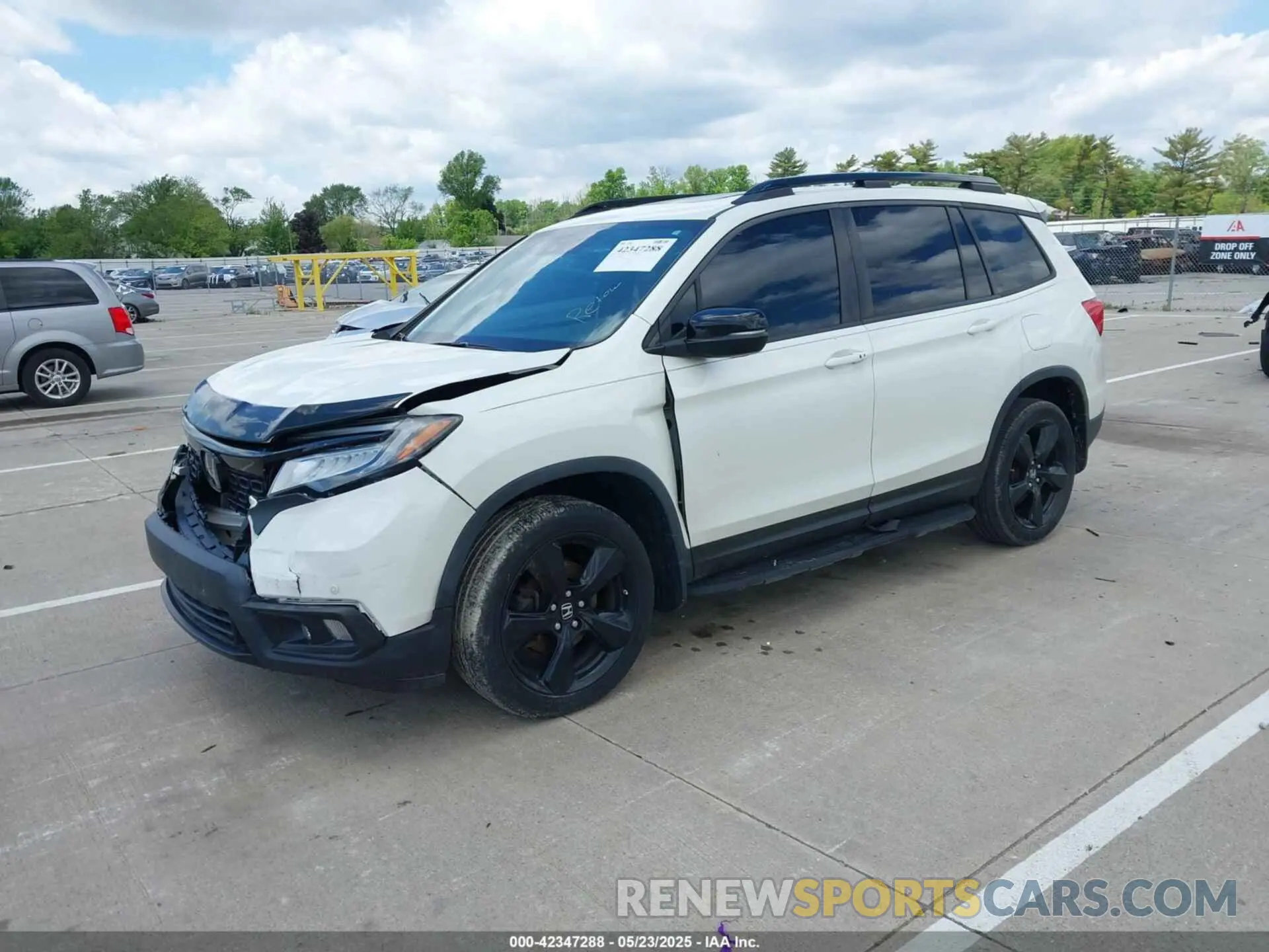 2 Photograph of a damaged car 5FNYF8H90KB002211 HONDA PASSPORT 2019
