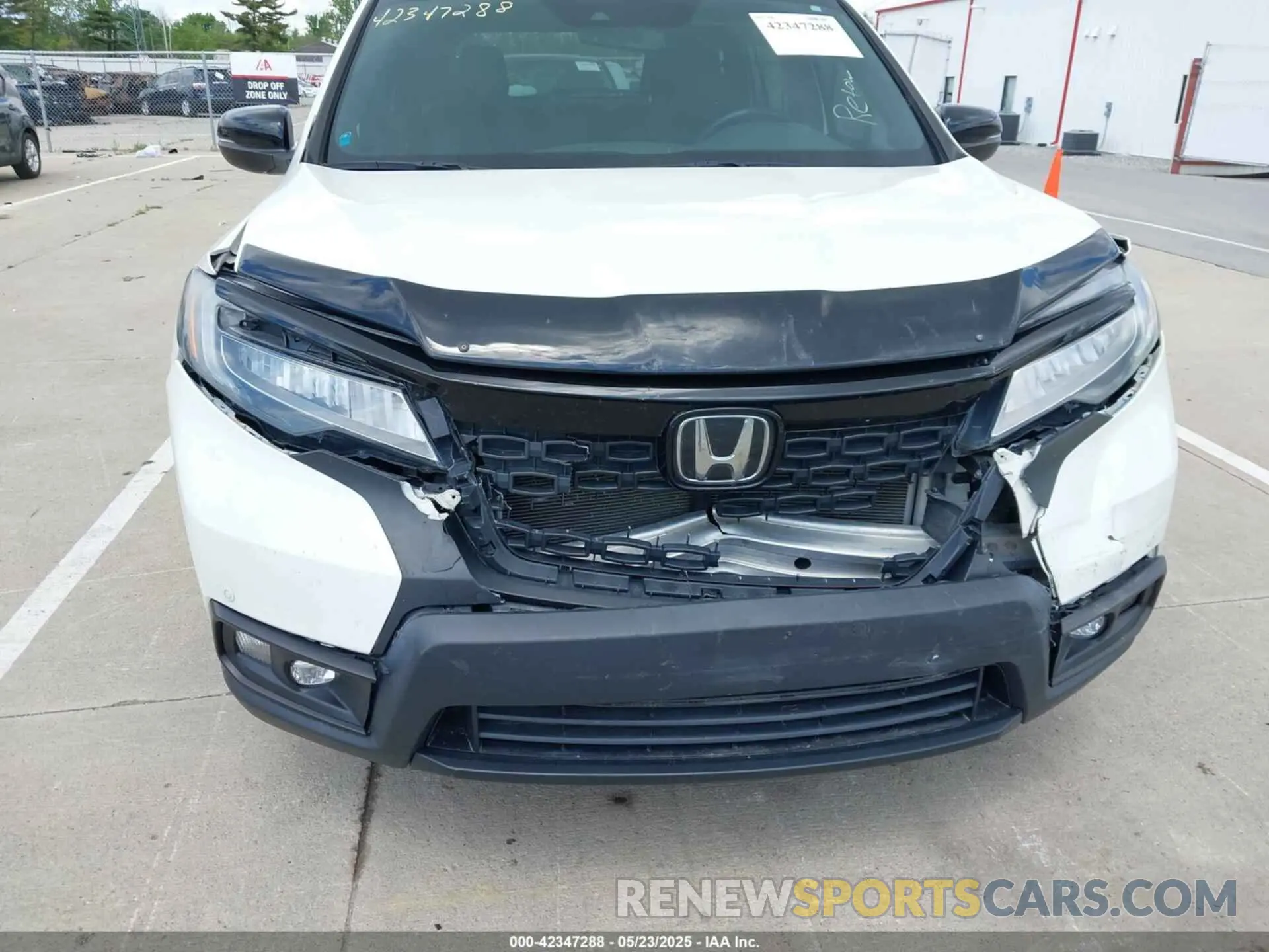 6 Photograph of a damaged car 5FNYF8H90KB002211 HONDA PASSPORT 2019
