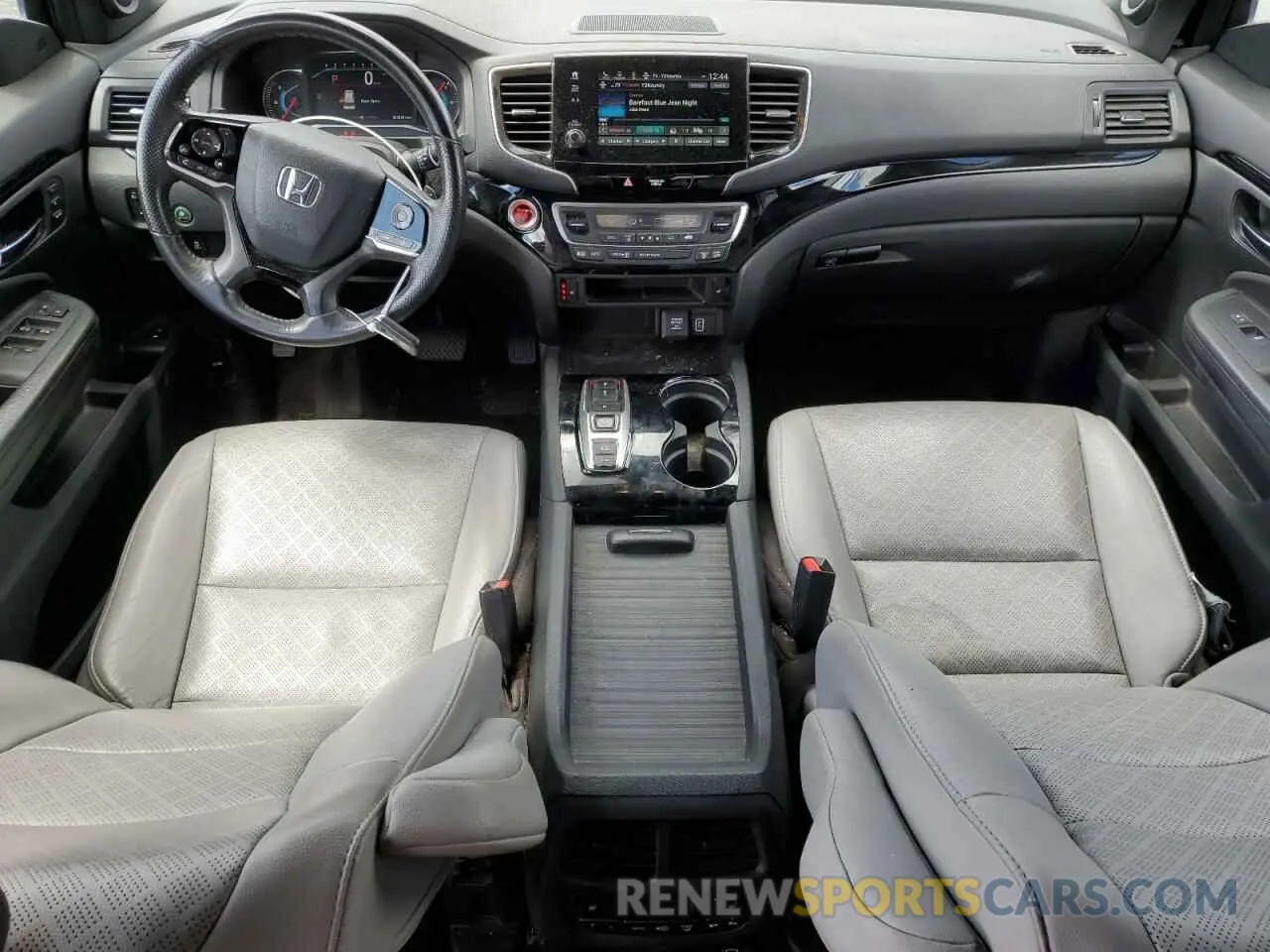 8 Photograph of a damaged car 5FNYF8H90KB022684 HONDA PASSPORT 2019