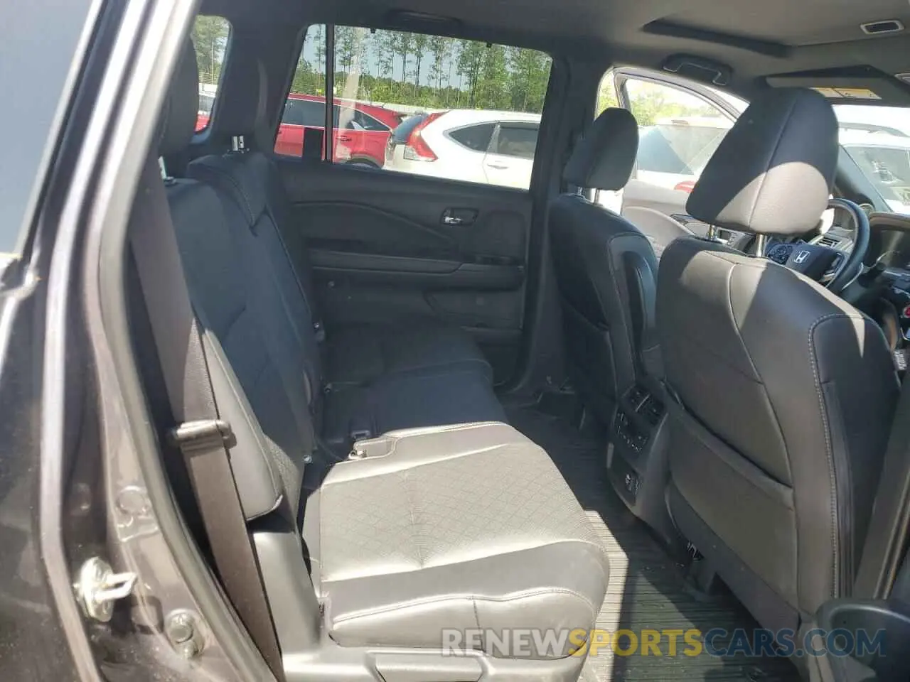 11 Photograph of a damaged car 5FNYF8H93KB007922 HONDA PASSPORT 2019
