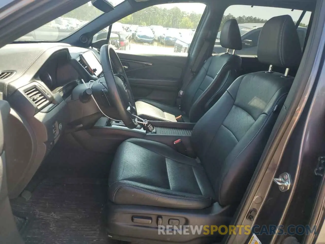 7 Photograph of a damaged car 5FNYF8H93KB007922 HONDA PASSPORT 2019