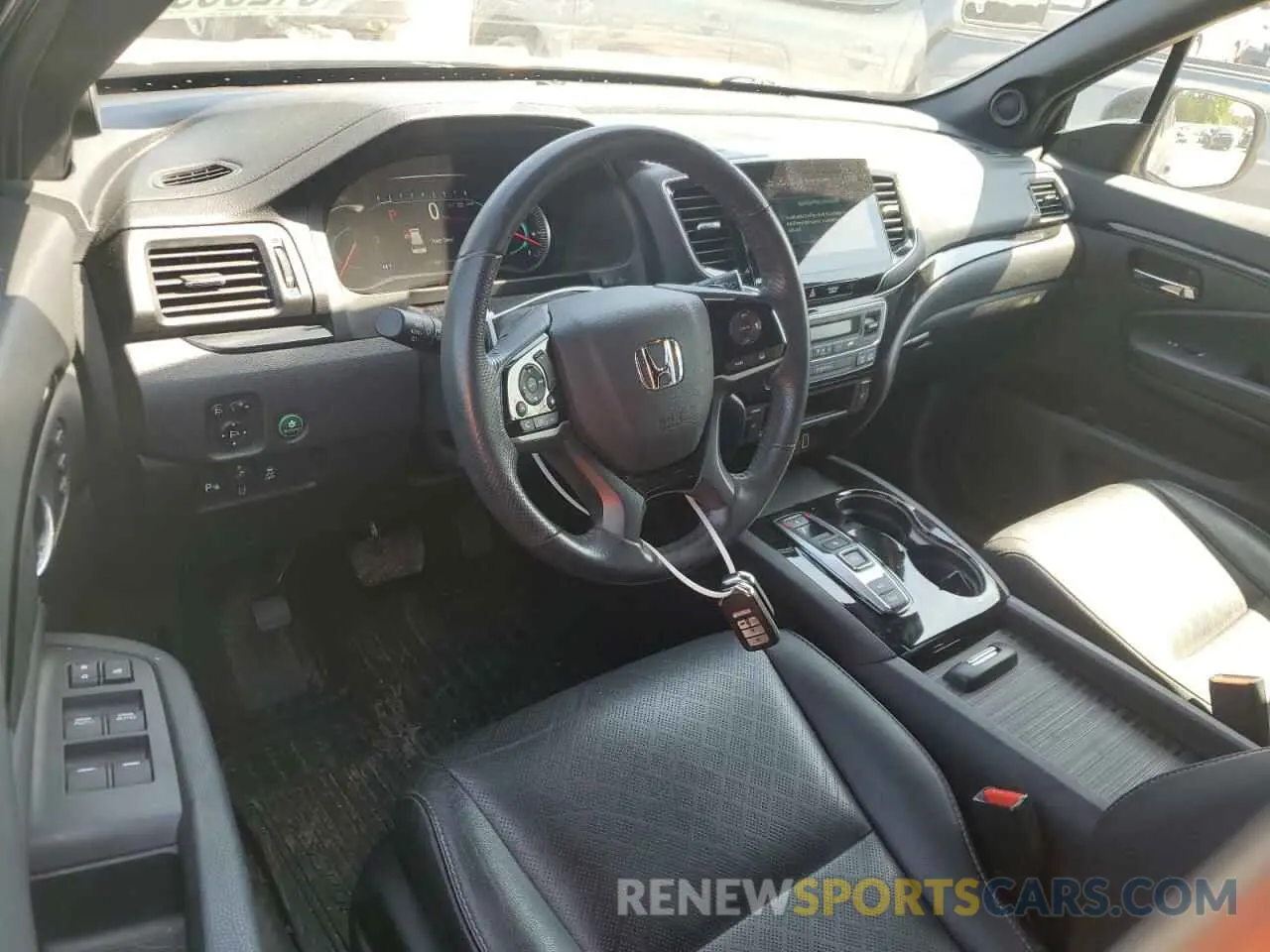 8 Photograph of a damaged car 5FNYF8H93KB007922 HONDA PASSPORT 2019