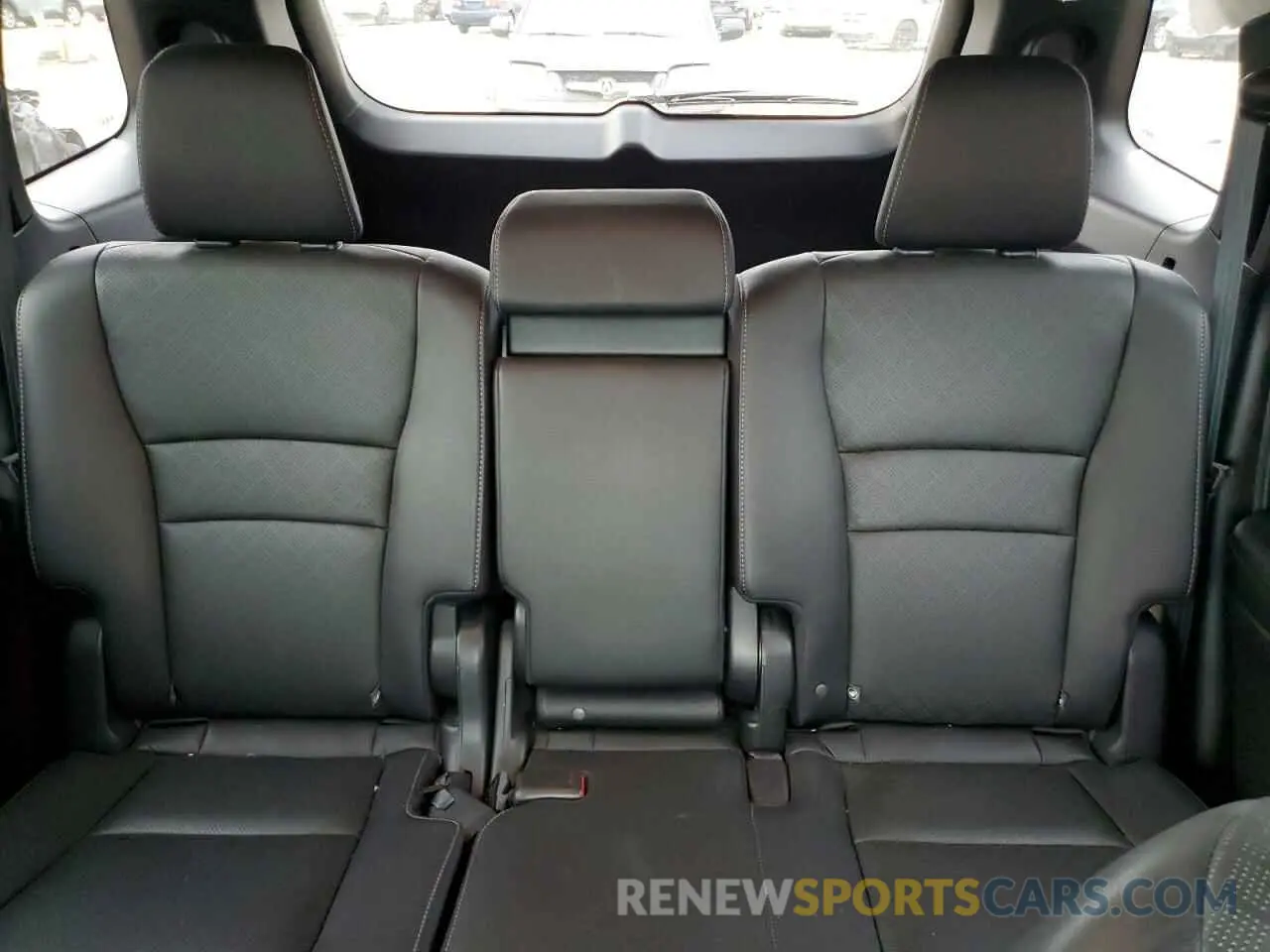 10 Photograph of a damaged car 5FNYF8H93KB009427 HONDA PASSPORT 2019