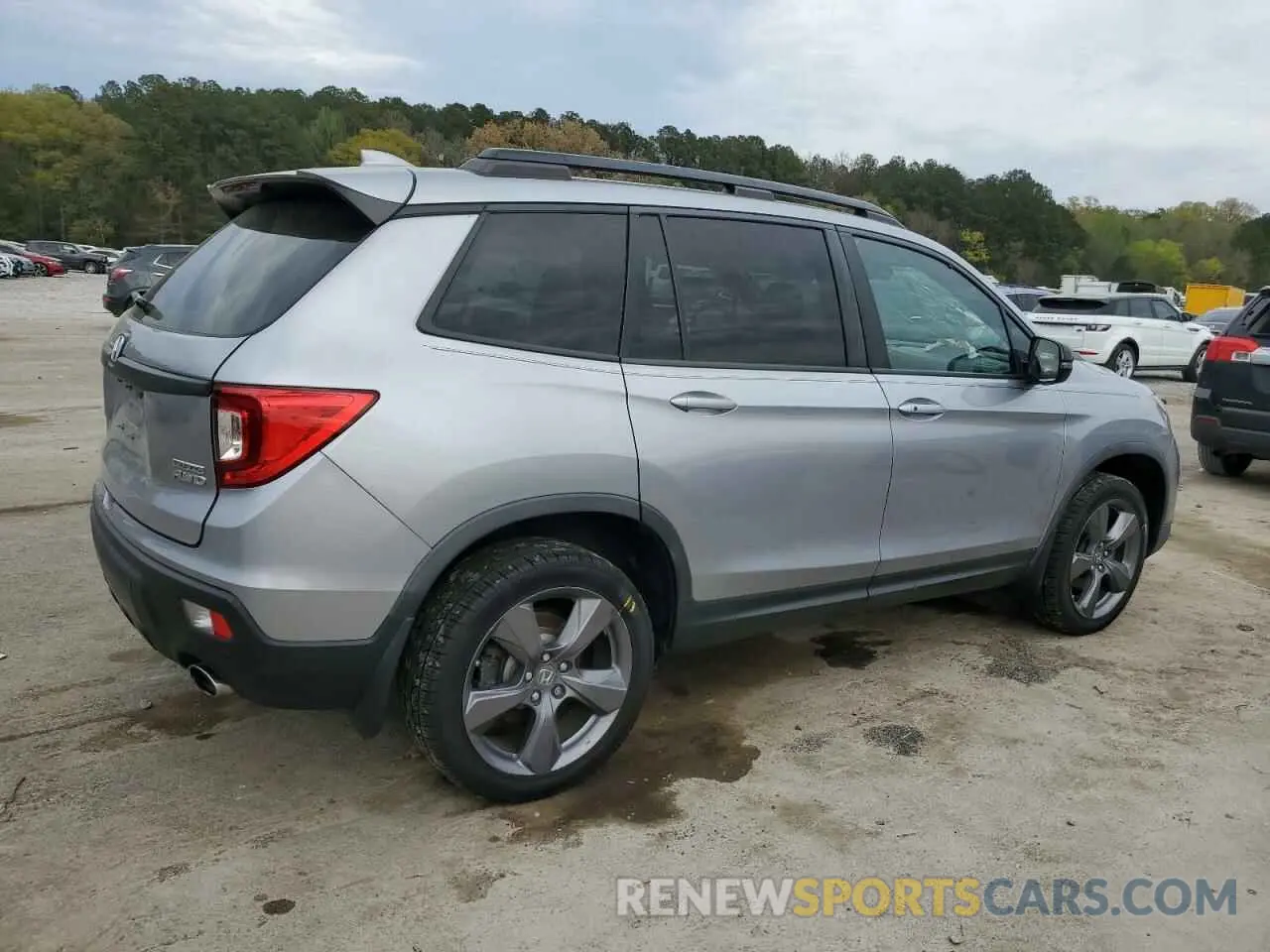 3 Photograph of a damaged car 5FNYF8H93KB009427 HONDA PASSPORT 2019