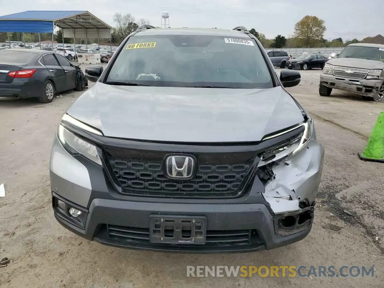 5 Photograph of a damaged car 5FNYF8H93KB009427 HONDA PASSPORT 2019