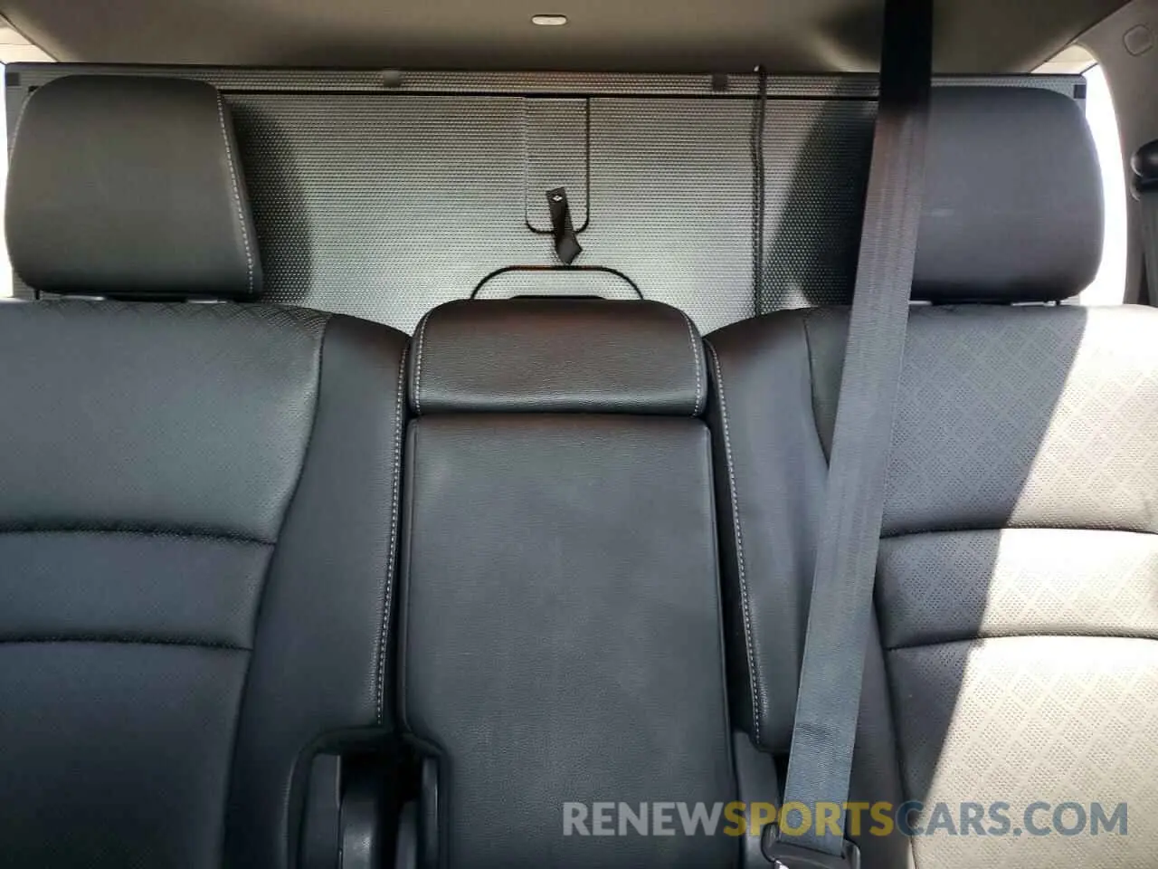 10 Photograph of a damaged car 5FNYF8H95KB023801 HONDA PASSPORT 2019