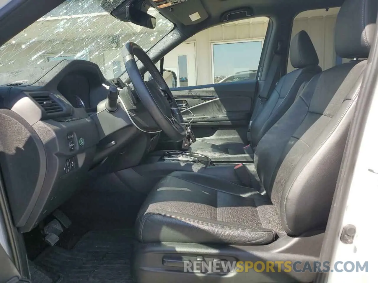 7 Photograph of a damaged car 5FNYF8H95KB023801 HONDA PASSPORT 2019