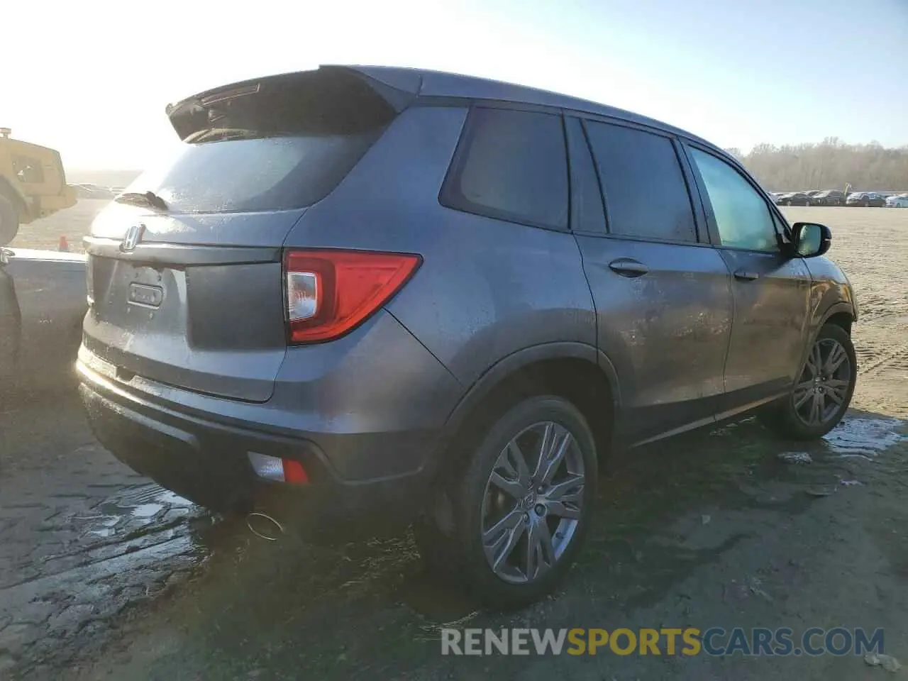 3 Photograph of a damaged car 5FNYF7H50LB000628 HONDA PASSPORT 2020