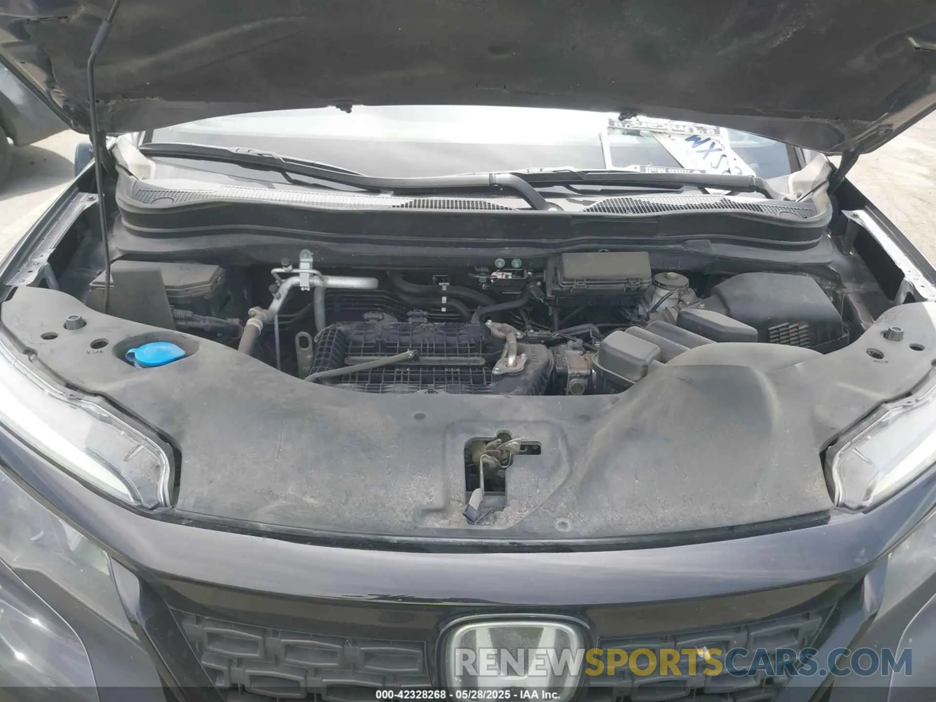 10 Photograph of a damaged car 5FNYF7H50LB005909 HONDA PASSPORT 2020