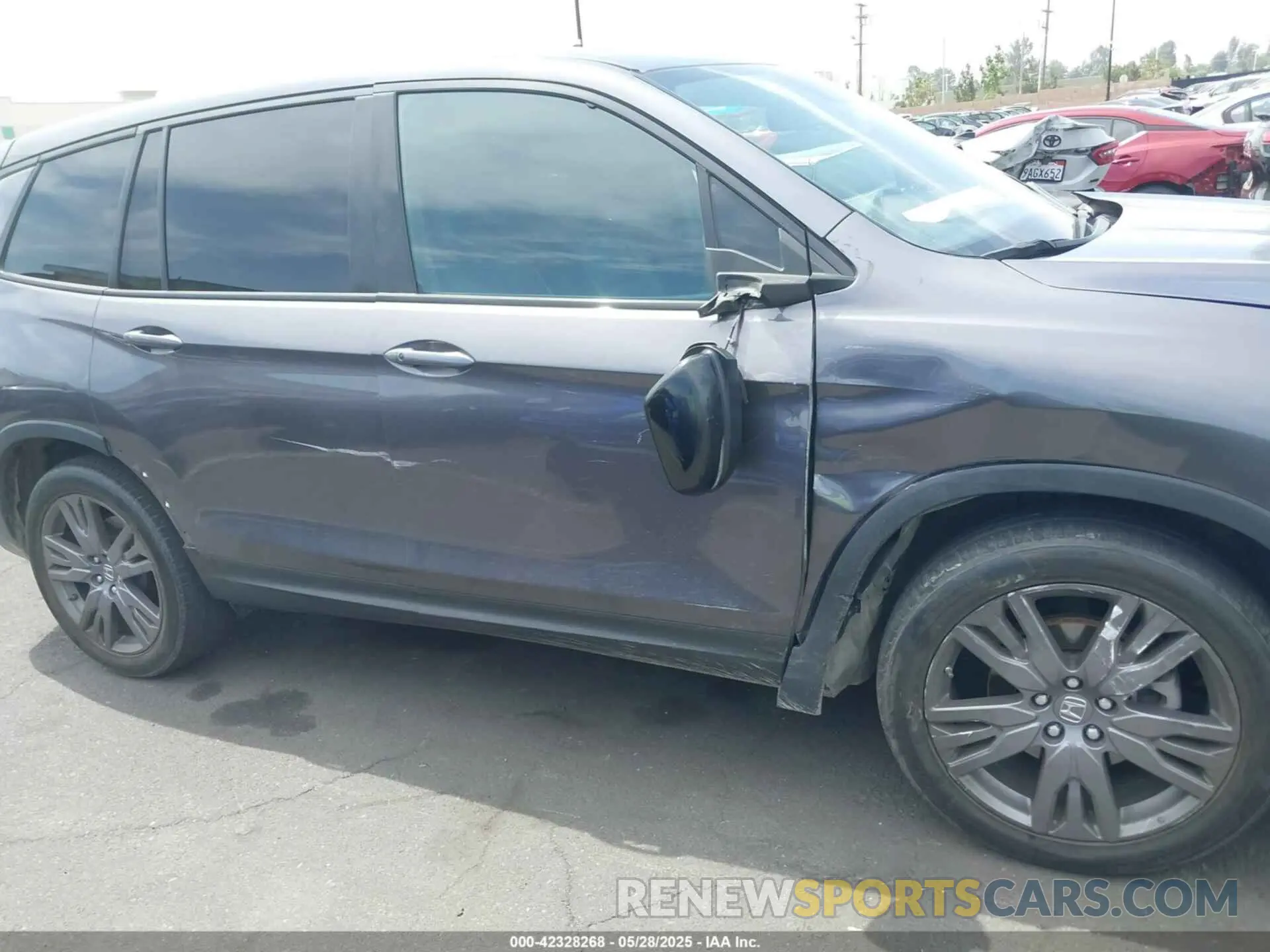 17 Photograph of a damaged car 5FNYF7H50LB005909 HONDA PASSPORT 2020