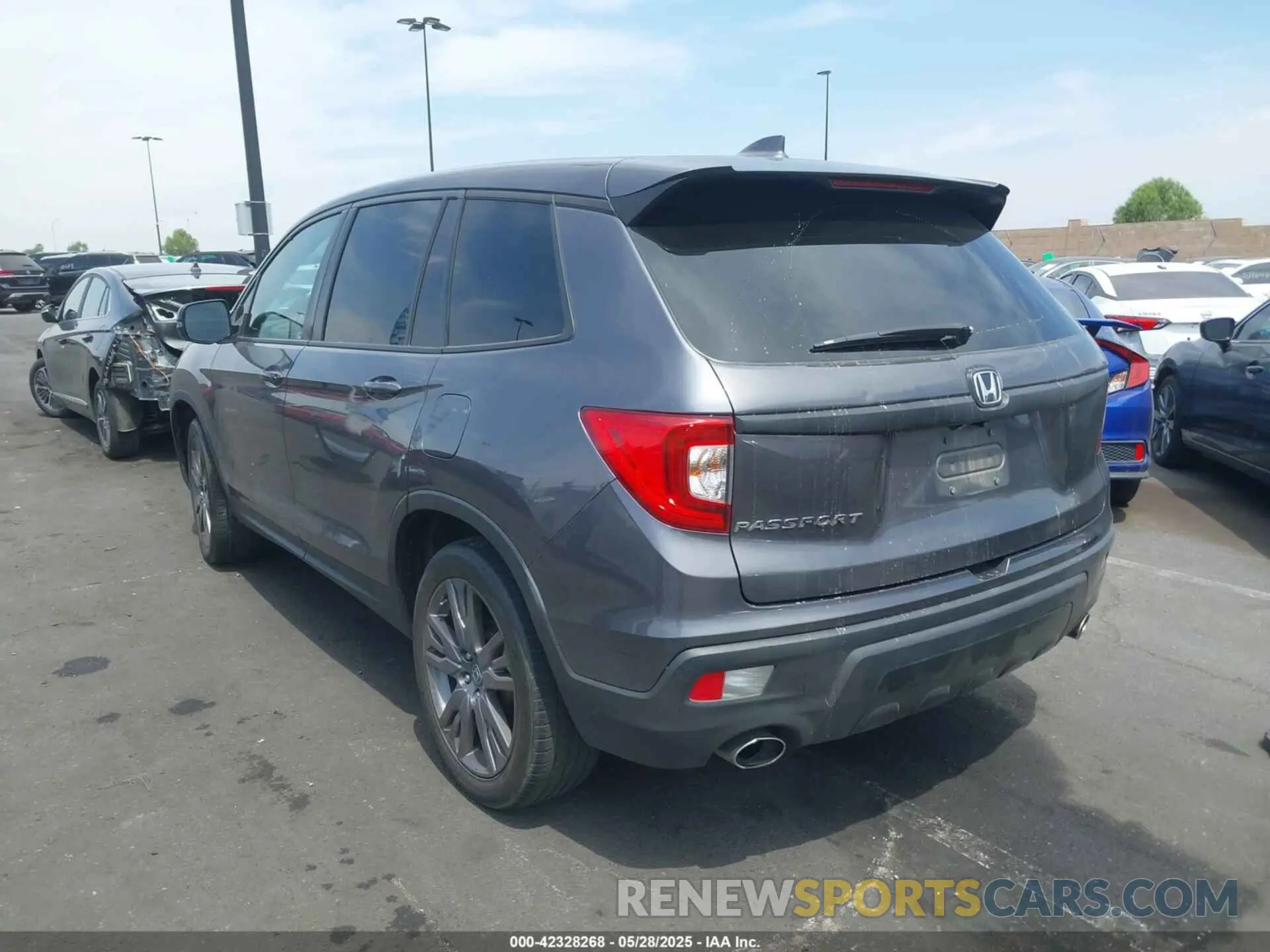 3 Photograph of a damaged car 5FNYF7H50LB005909 HONDA PASSPORT 2020