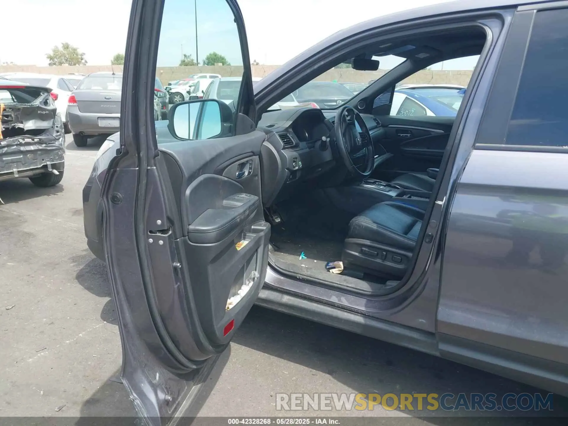 5 Photograph of a damaged car 5FNYF7H50LB005909 HONDA PASSPORT 2020