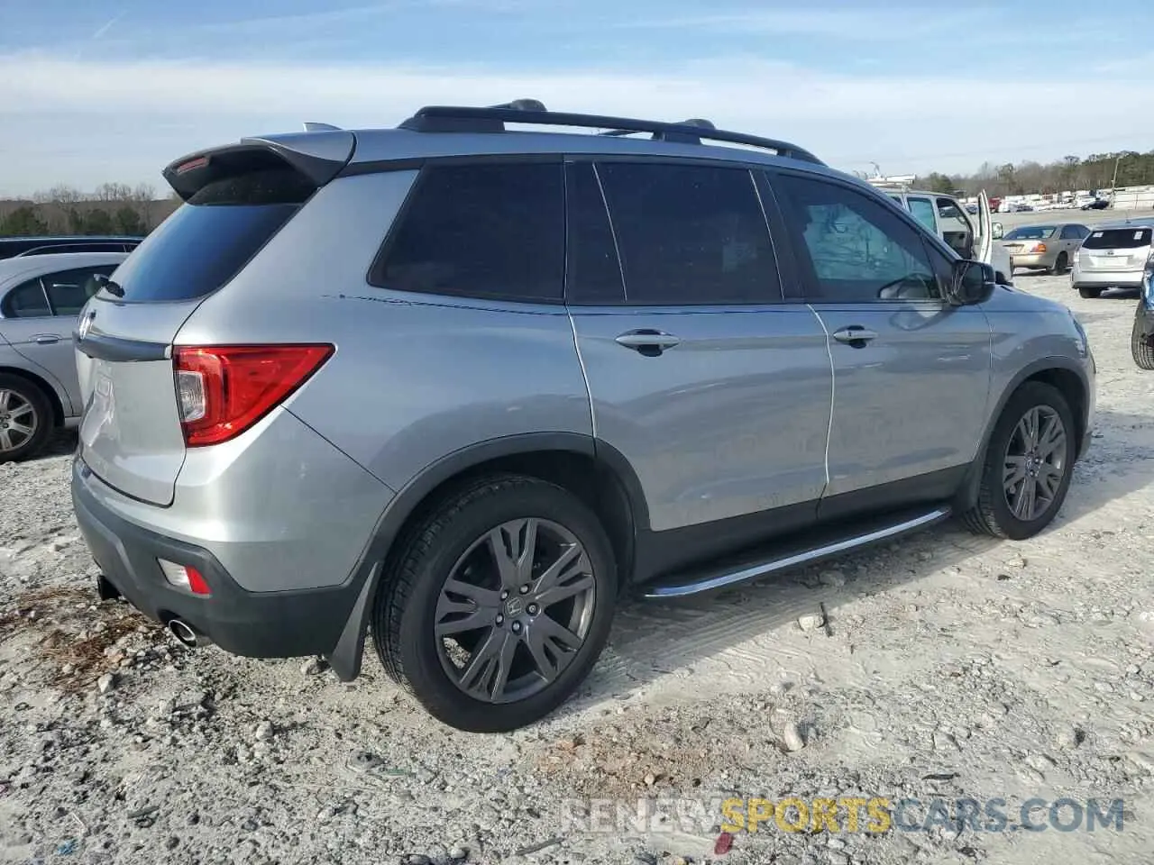 3 Photograph of a damaged car 5FNYF7H51LB000802 HONDA PASSPORT 2020