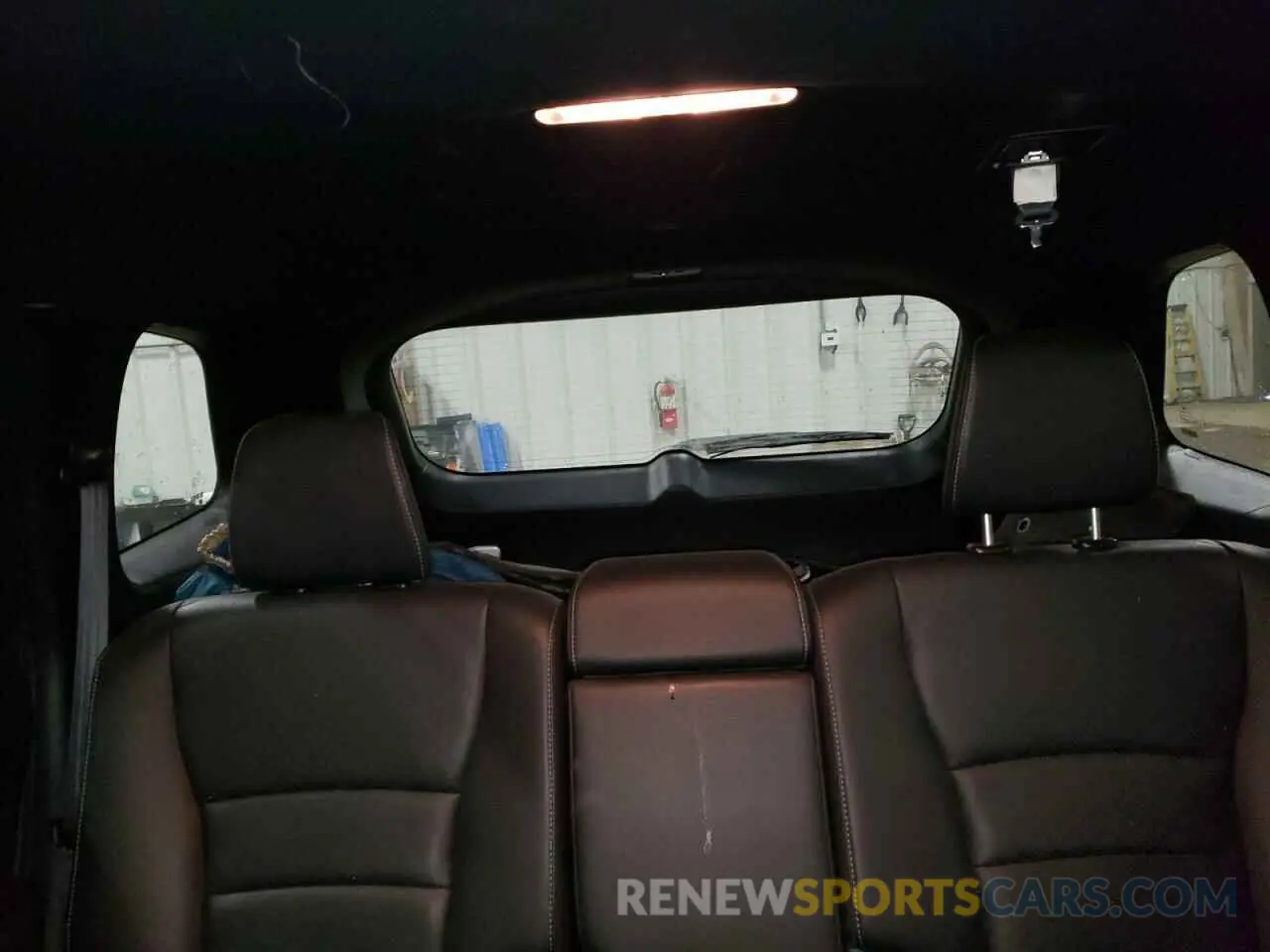 10 Photograph of a damaged car 5FNYF7H55LB000561 HONDA PASSPORT 2020