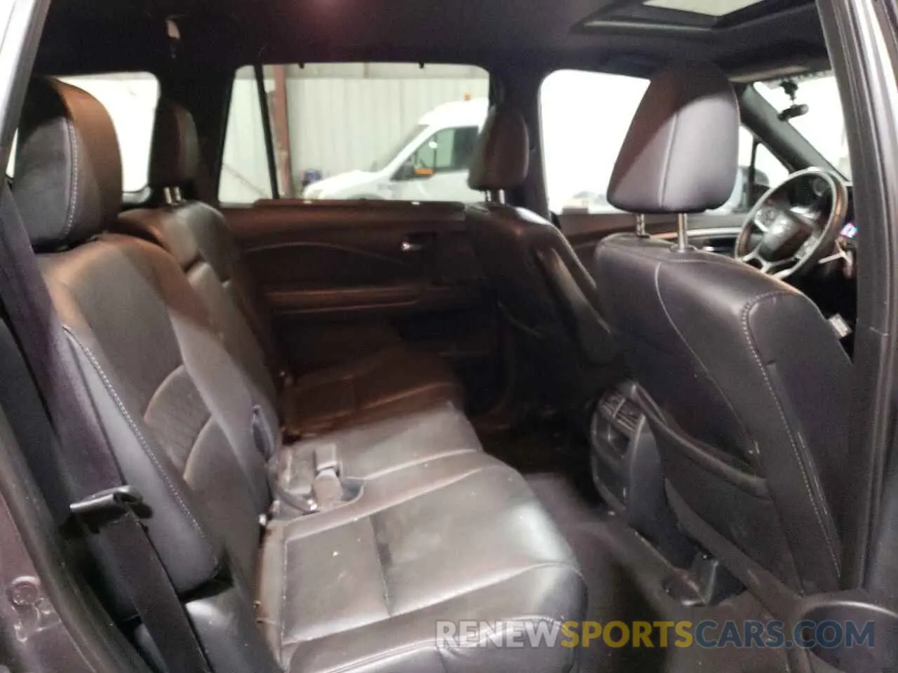 11 Photograph of a damaged car 5FNYF7H55LB000561 HONDA PASSPORT 2020