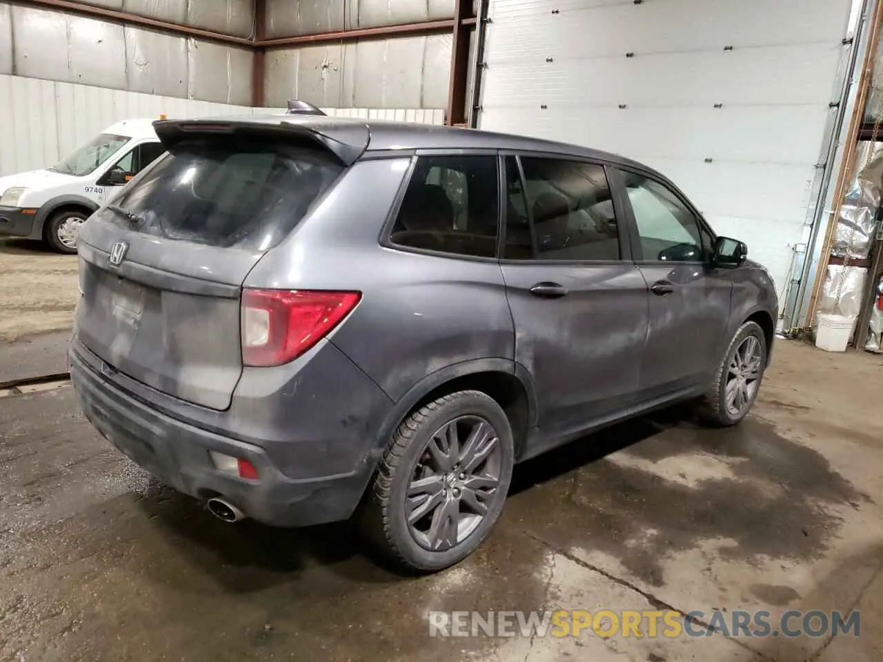 3 Photograph of a damaged car 5FNYF7H55LB000561 HONDA PASSPORT 2020