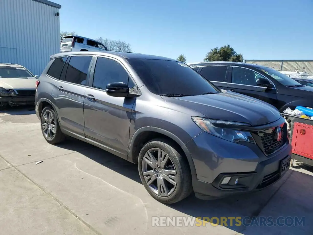 4 Photograph of a damaged car 5FNYF7H57LB001582 HONDA PASSPORT 2020