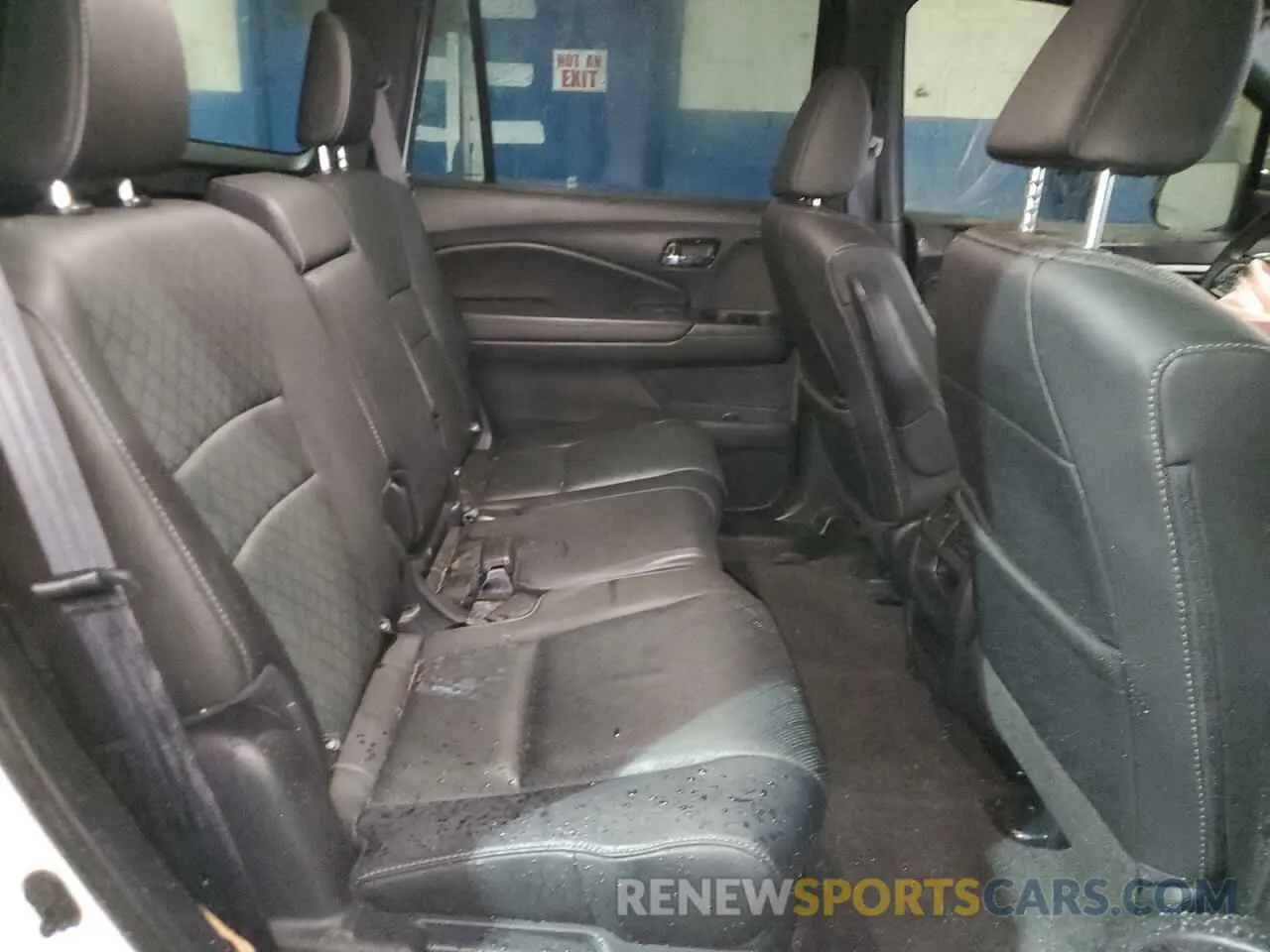 11 Photograph of a damaged car 5FNYF7H58LB003115 HONDA PASSPORT 2020