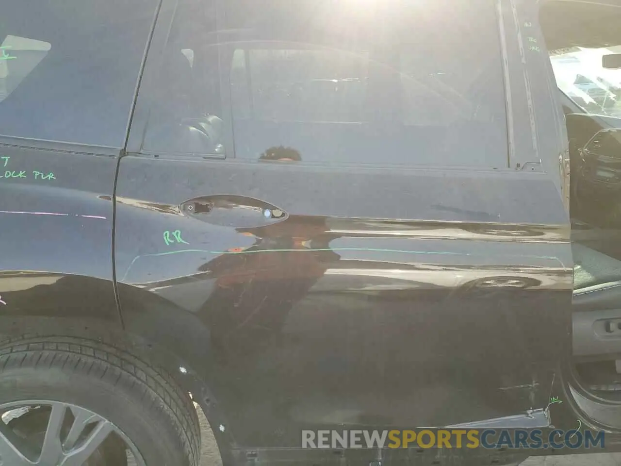 11 Photograph of a damaged car 5FNYF7H58LB005687 HONDA PASSPORT 2020