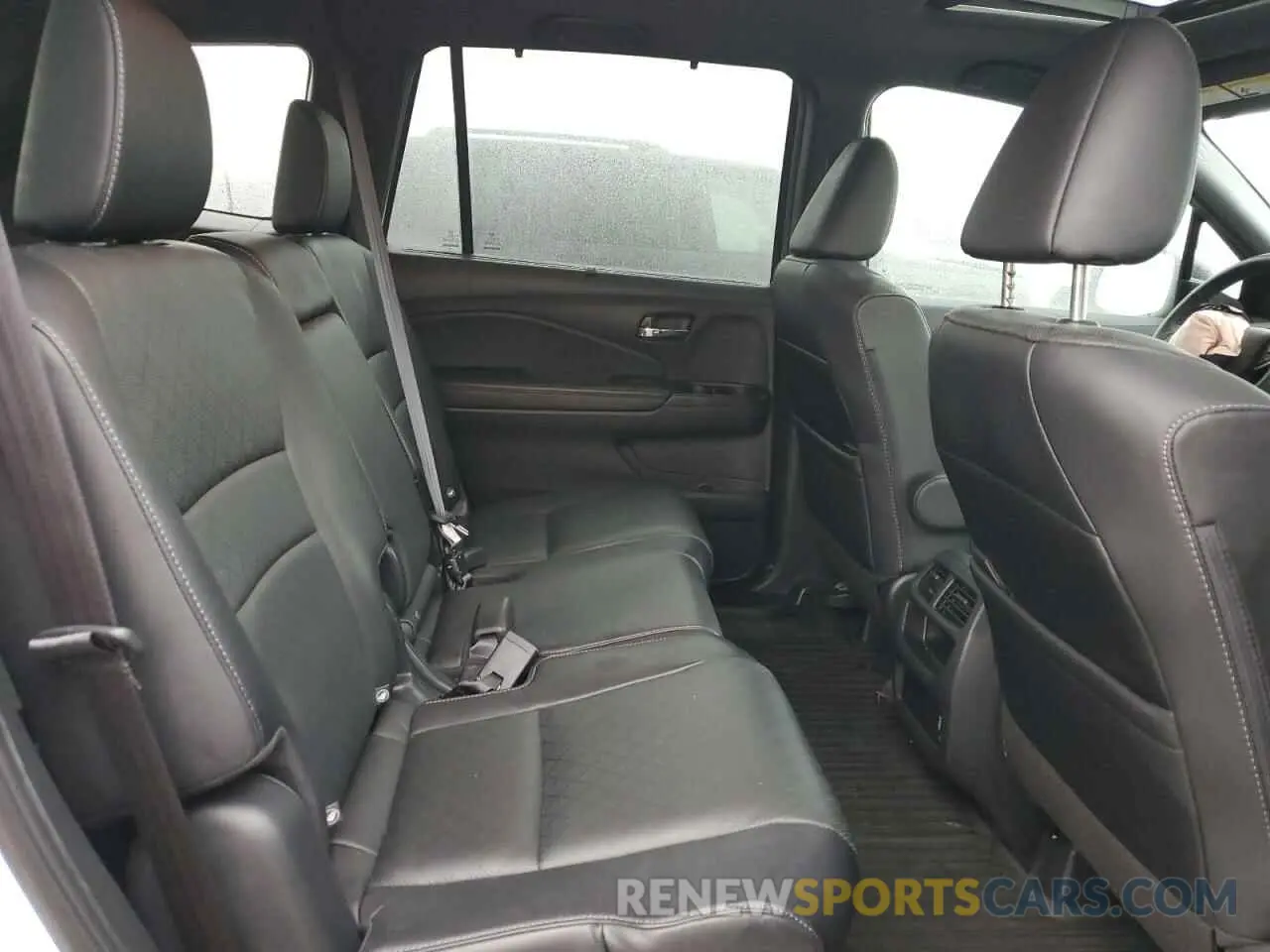 11 Photograph of a damaged car 5FNYF7H5XLB005481 HONDA PASSPORT 2020