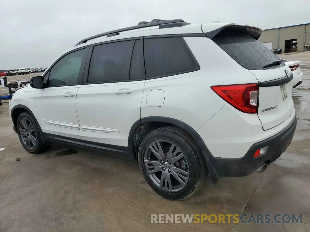 2 Photograph of a damaged car 5FNYF7H5XLB005481 HONDA PASSPORT 2020