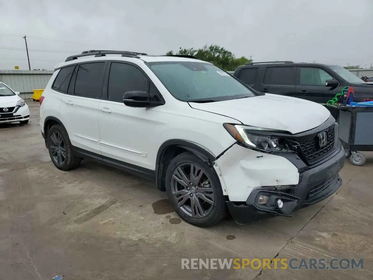 4 Photograph of a damaged car 5FNYF7H5XLB005481 HONDA PASSPORT 2020