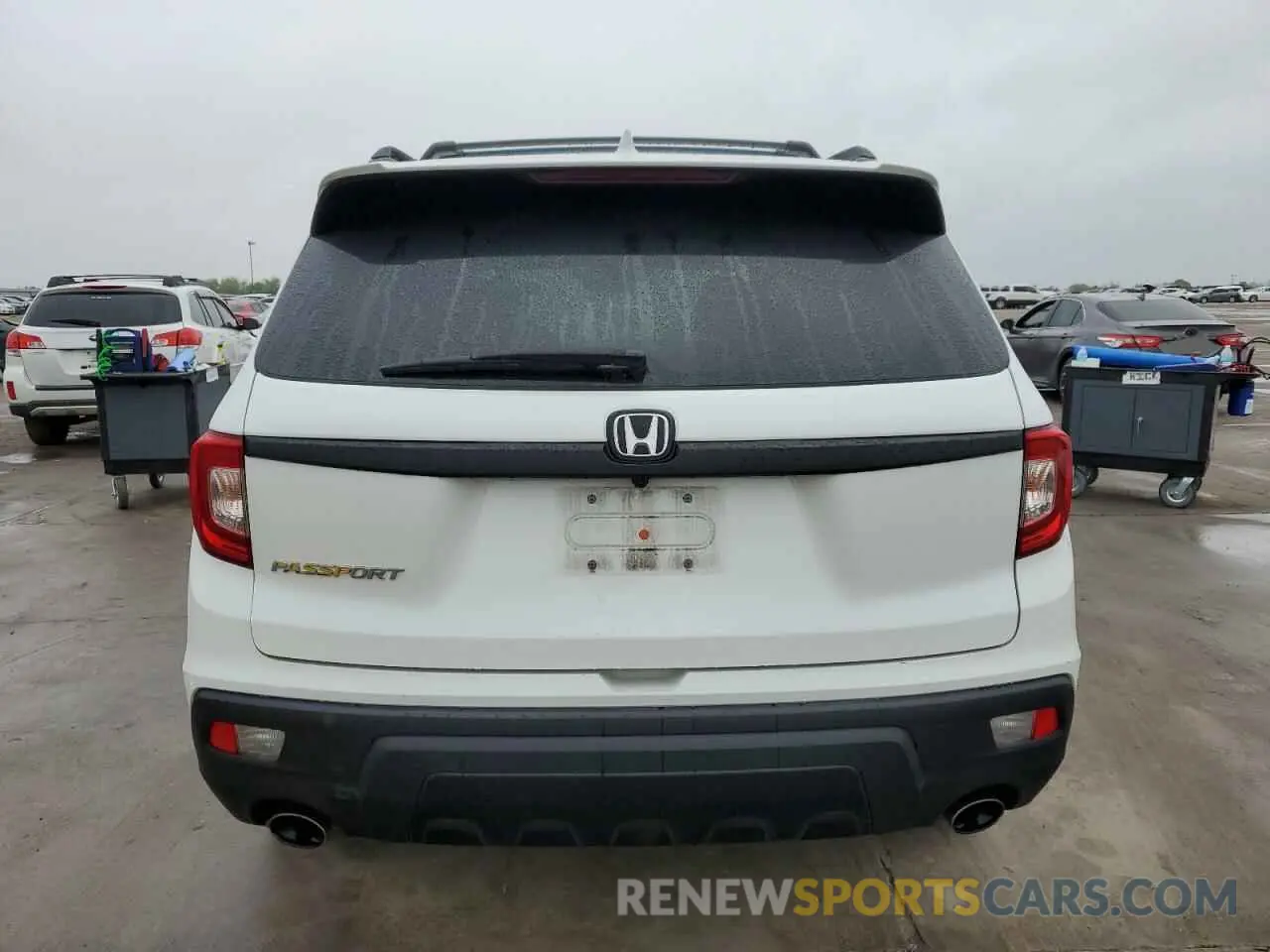 6 Photograph of a damaged car 5FNYF7H5XLB005481 HONDA PASSPORT 2020
