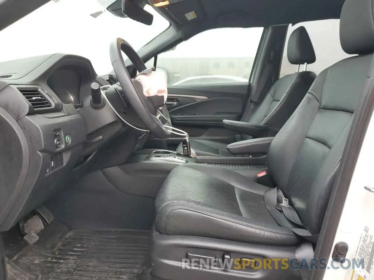 7 Photograph of a damaged car 5FNYF7H5XLB005481 HONDA PASSPORT 2020