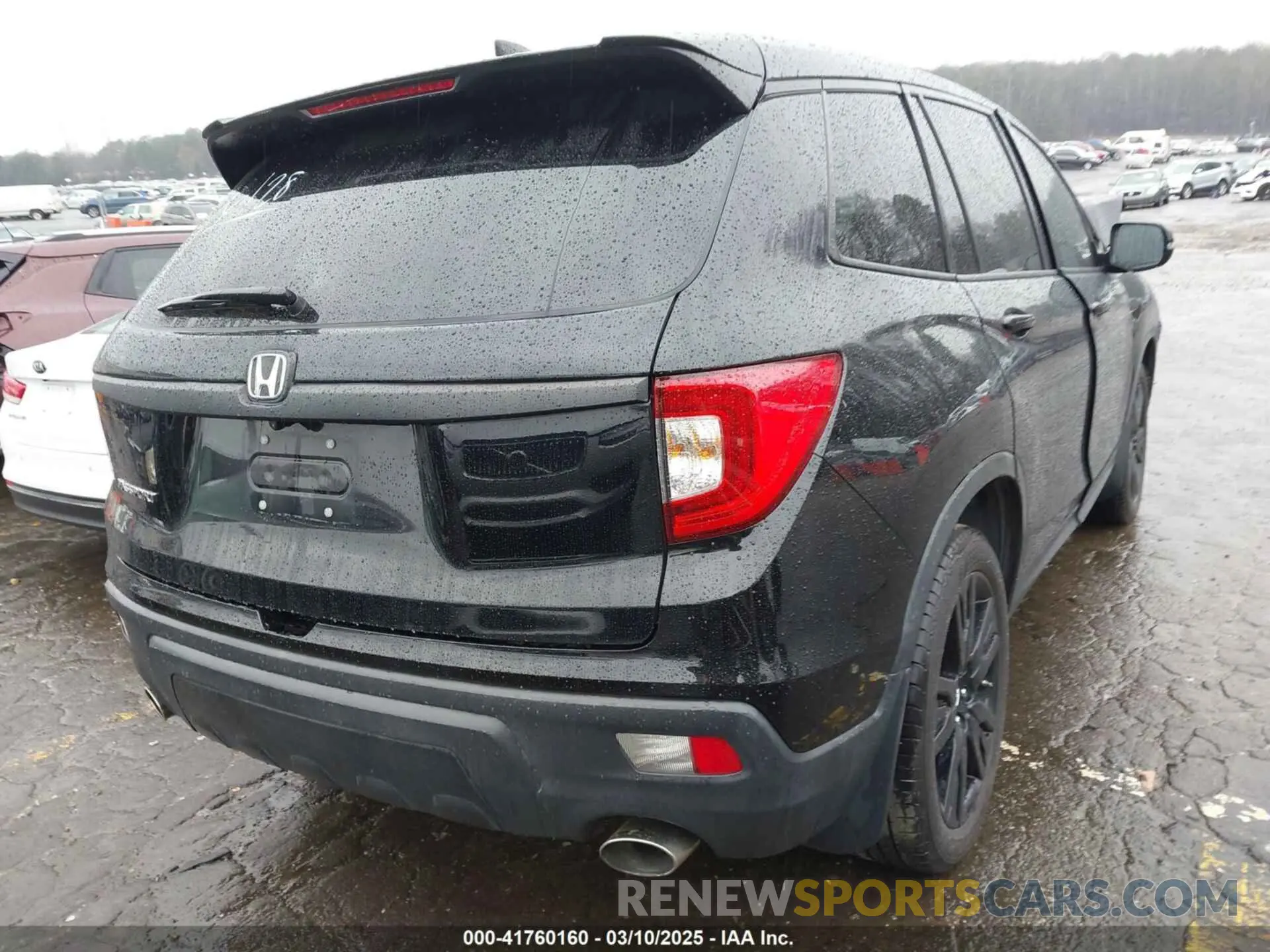 4 Photograph of a damaged car 5FNYF7H5XLB006128 HONDA PASSPORT 2020
