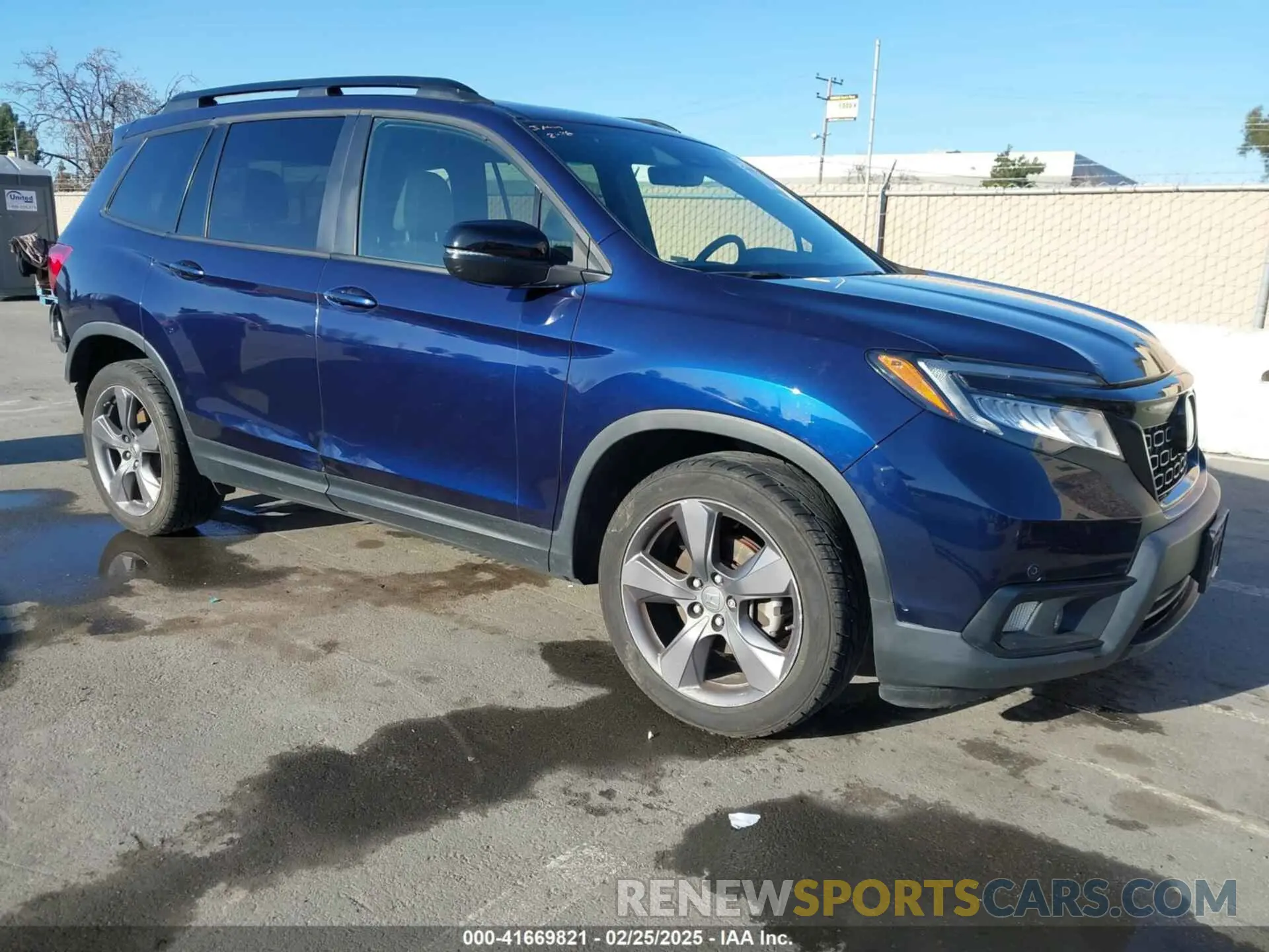 1 Photograph of a damaged car 5FNYF7H90LB004665 HONDA PASSPORT 2020