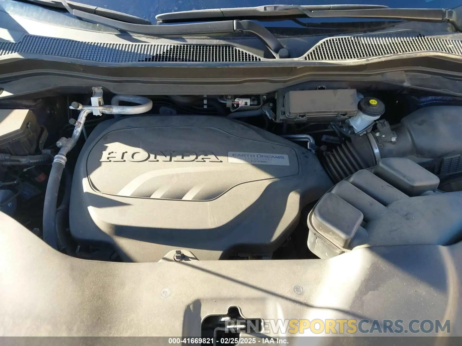 10 Photograph of a damaged car 5FNYF7H90LB004665 HONDA PASSPORT 2020