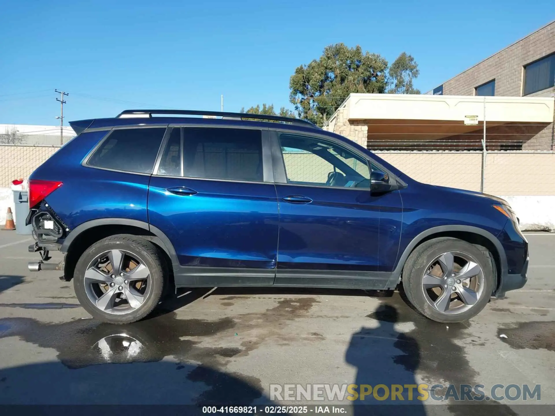 14 Photograph of a damaged car 5FNYF7H90LB004665 HONDA PASSPORT 2020