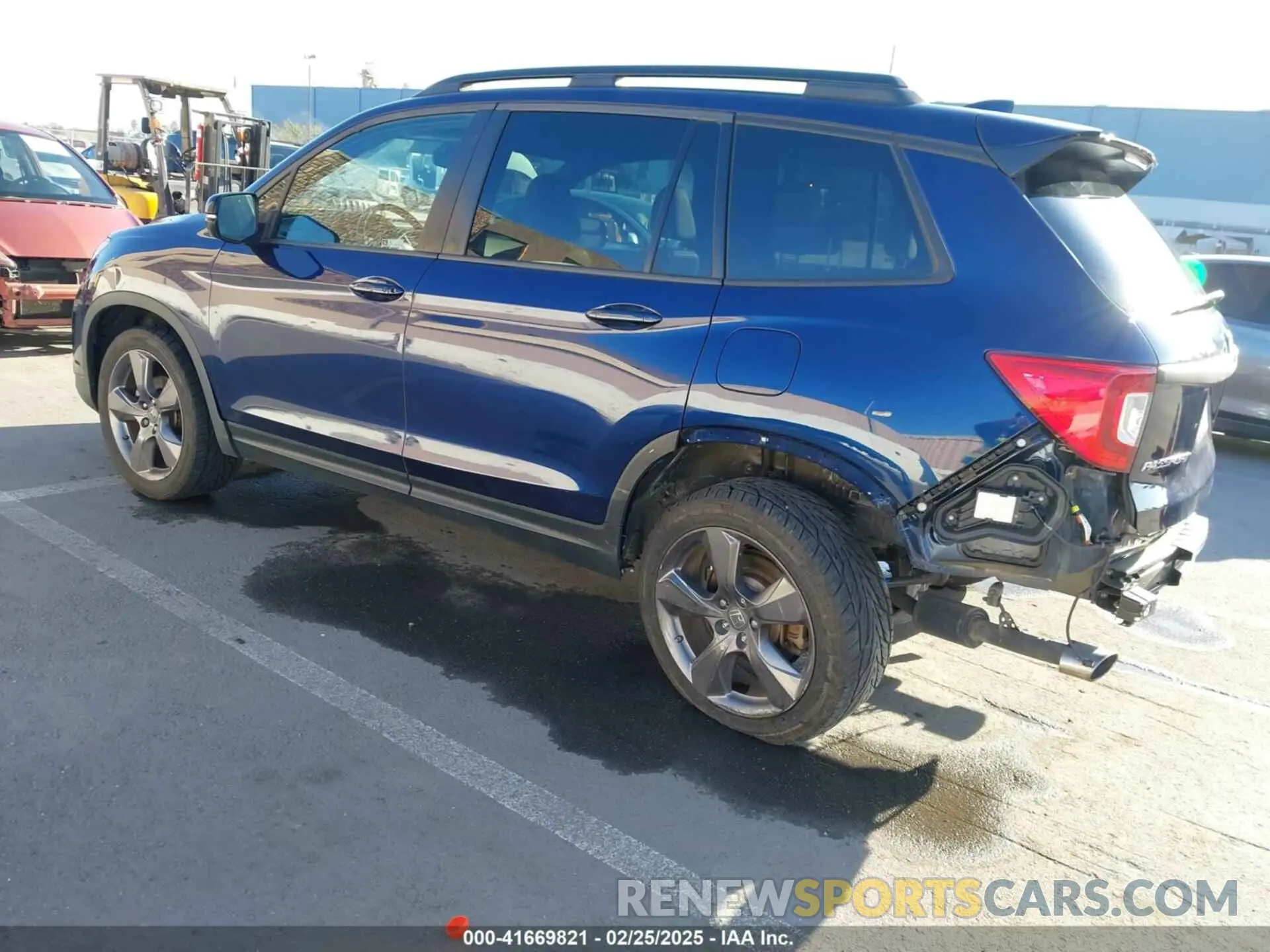 3 Photograph of a damaged car 5FNYF7H90LB004665 HONDA PASSPORT 2020