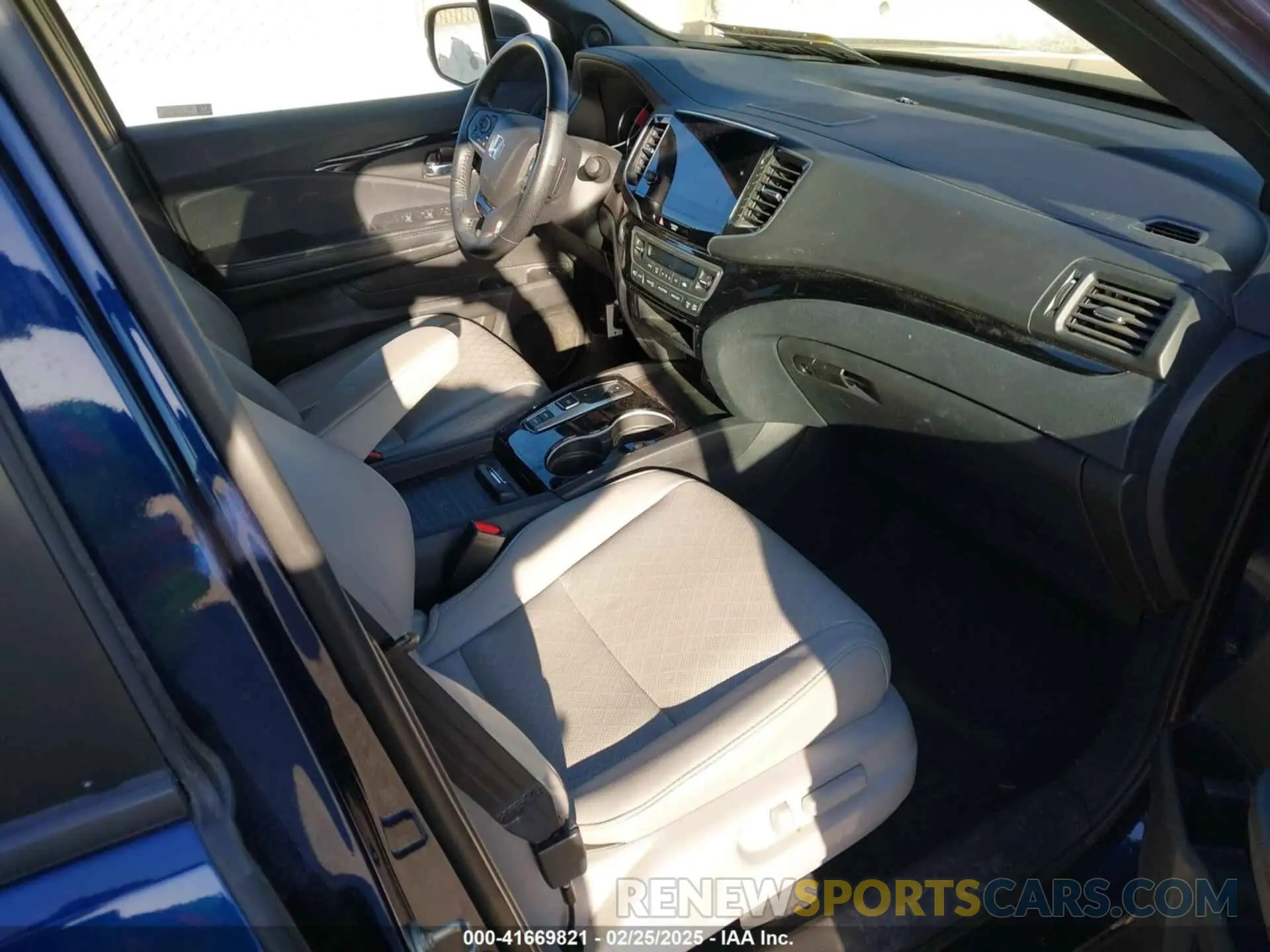 5 Photograph of a damaged car 5FNYF7H90LB004665 HONDA PASSPORT 2020