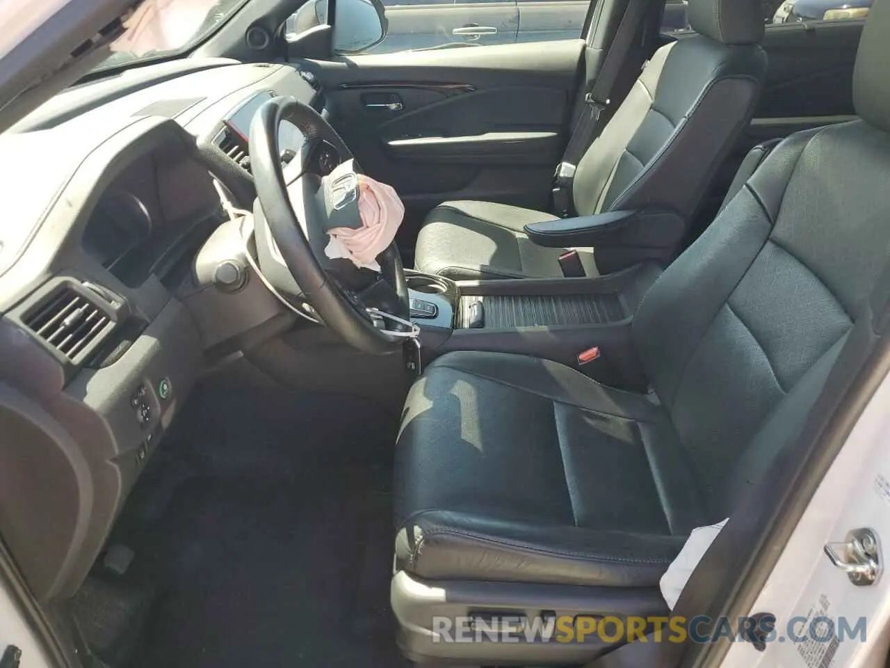 7 Photograph of a damaged car 5FNYF7H94LB005141 HONDA PASSPORT 2020