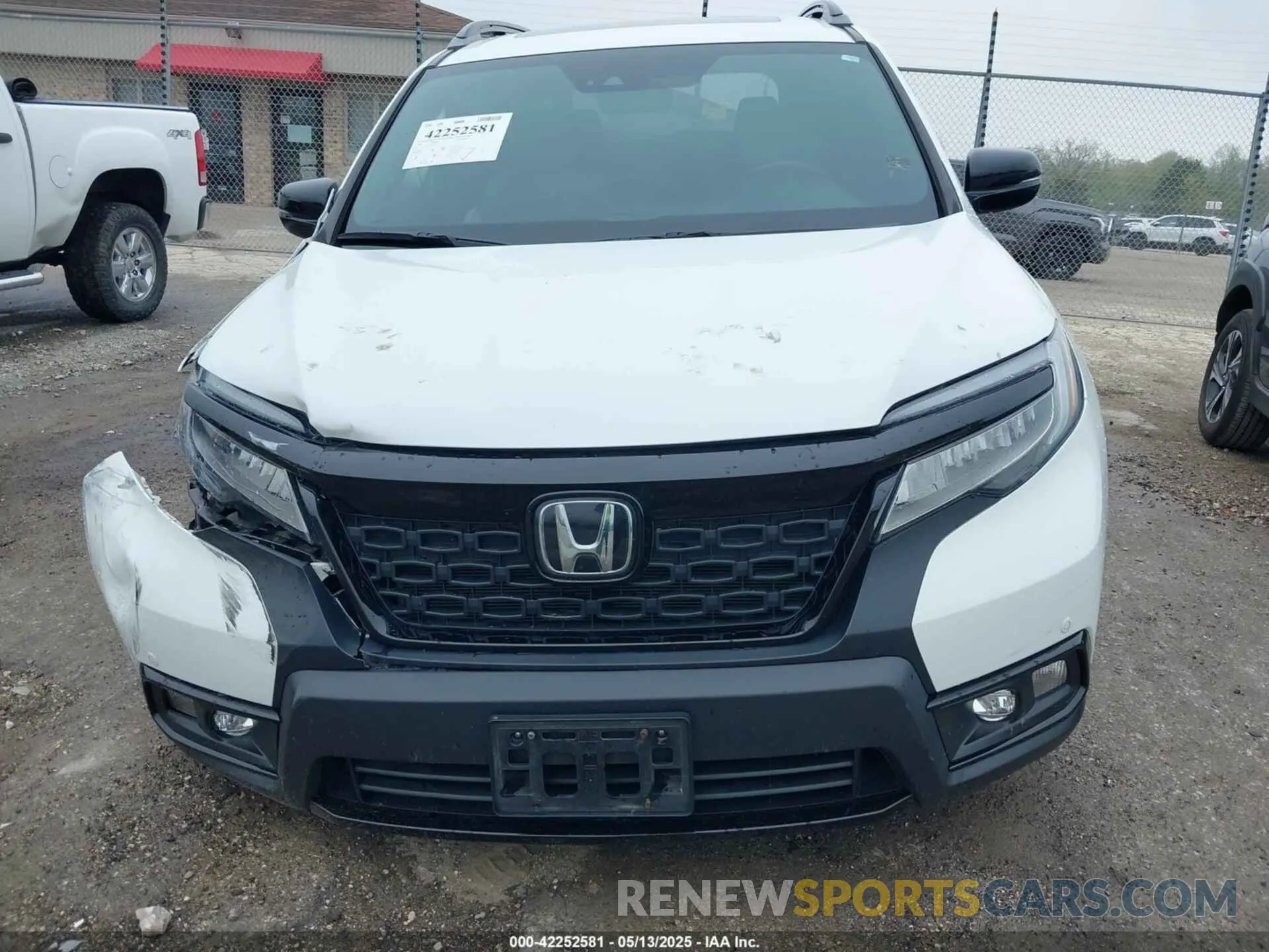 13 Photograph of a damaged car 5FNYF8H01LB019179 HONDA PASSPORT 2020