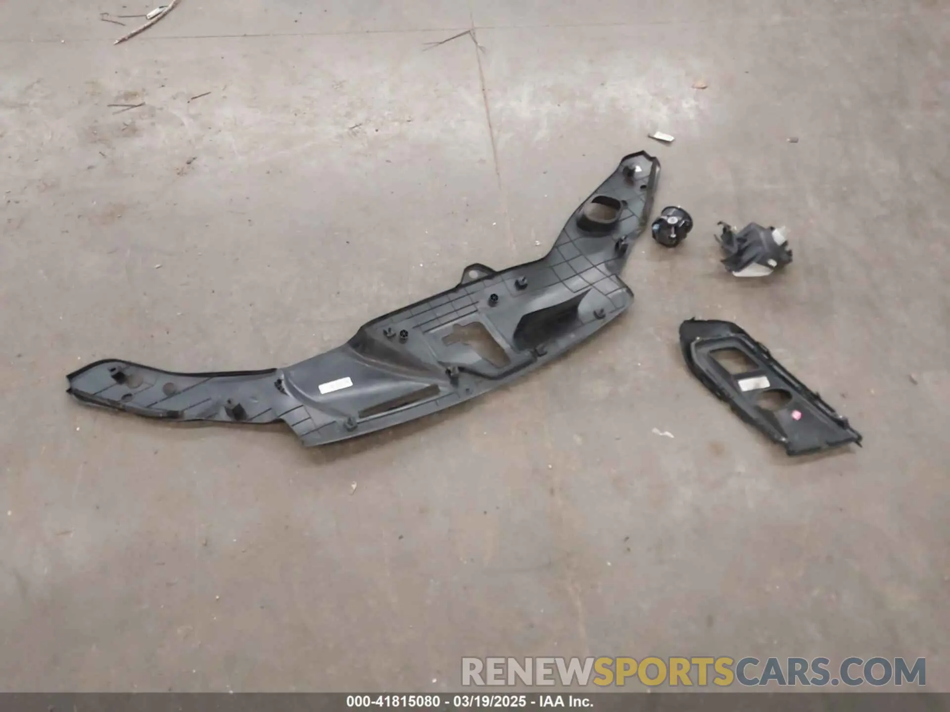 12 Photograph of a damaged car 5FNYF8H02LB010085 HONDA PASSPORT 2020