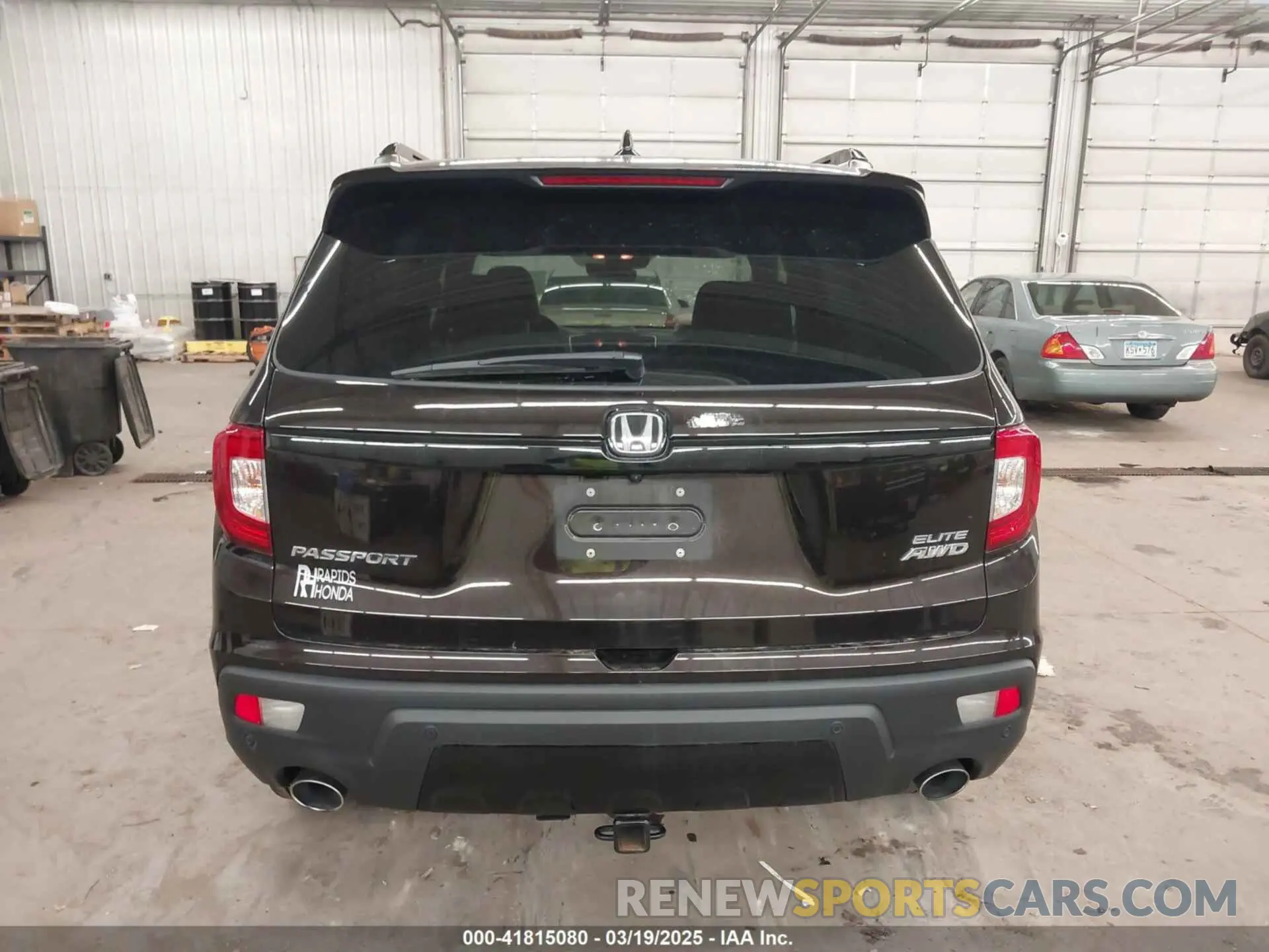 17 Photograph of a damaged car 5FNYF8H02LB010085 HONDA PASSPORT 2020