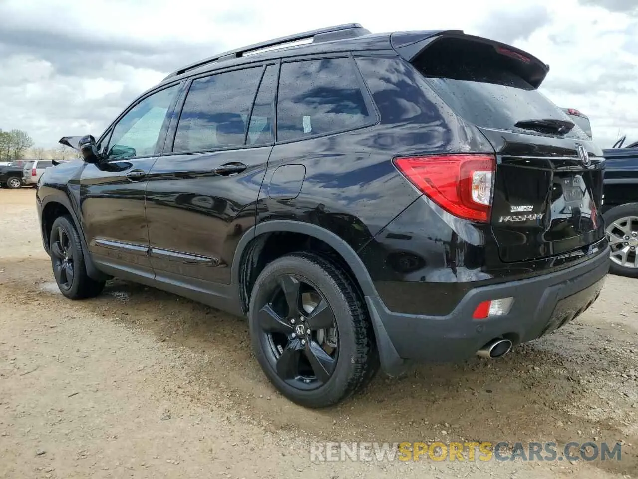 2 Photograph of a damaged car 5FNYF8H05LB013935 HONDA PASSPORT 2020