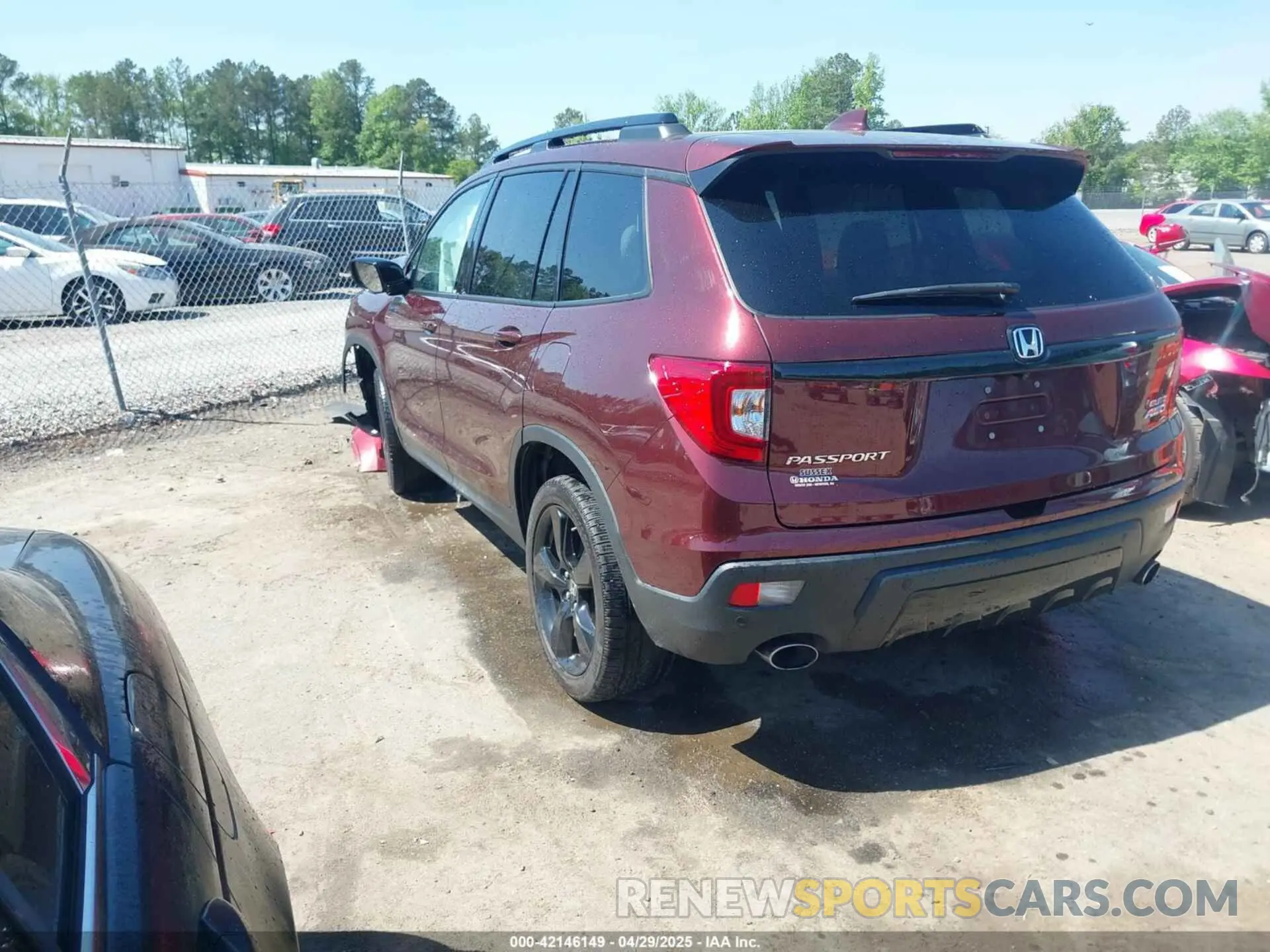 3 Photograph of a damaged car 5FNYF8H07LB001219 HONDA PASSPORT 2020