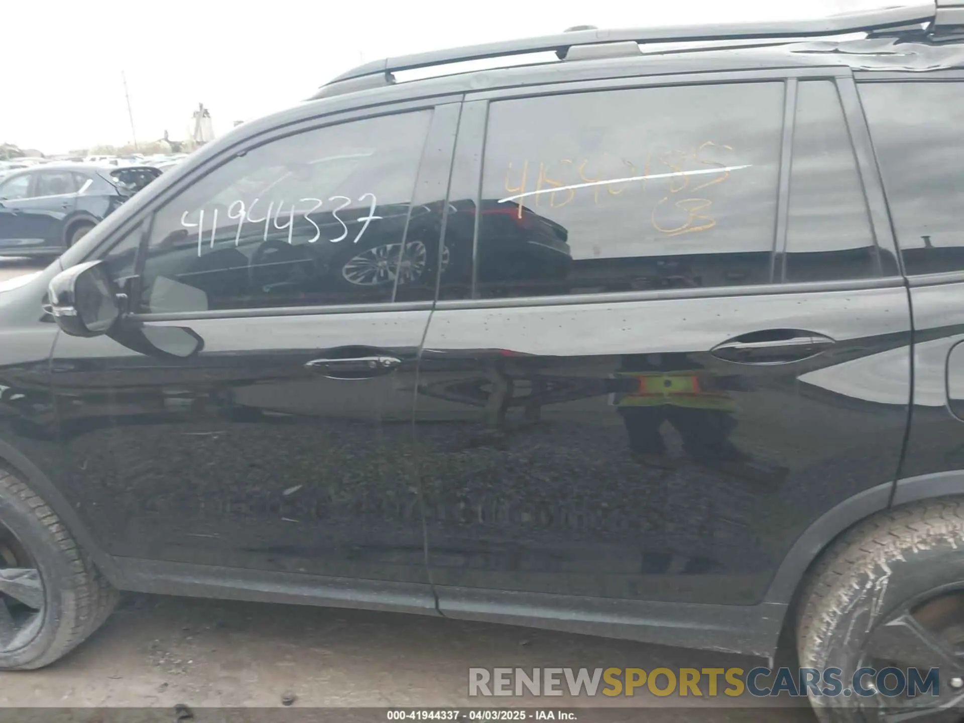 15 Photograph of a damaged car 5FNYF8H08LB014836 HONDA PASSPORT 2020